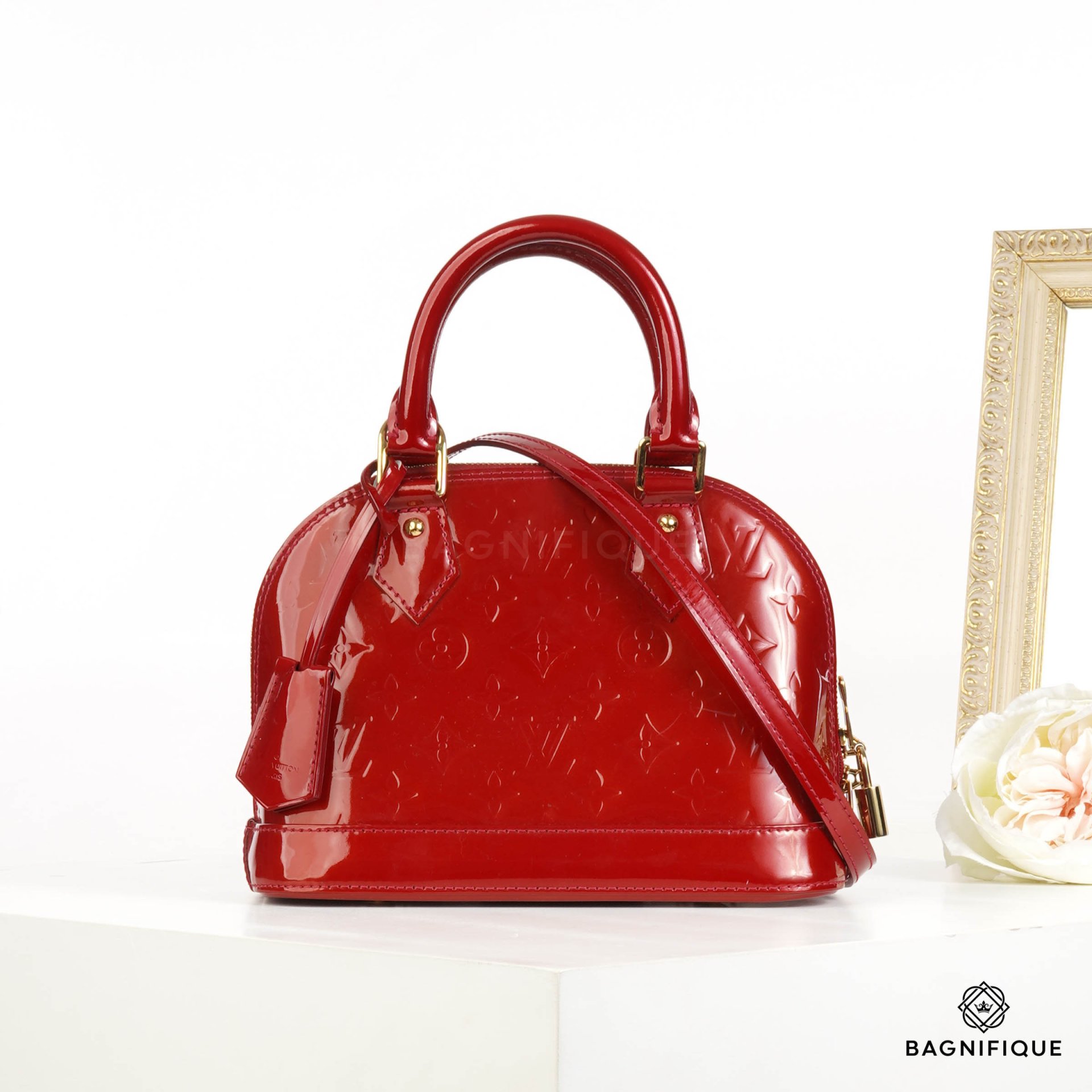 LOUIS VUITTON ALMA BB VERNIS RED