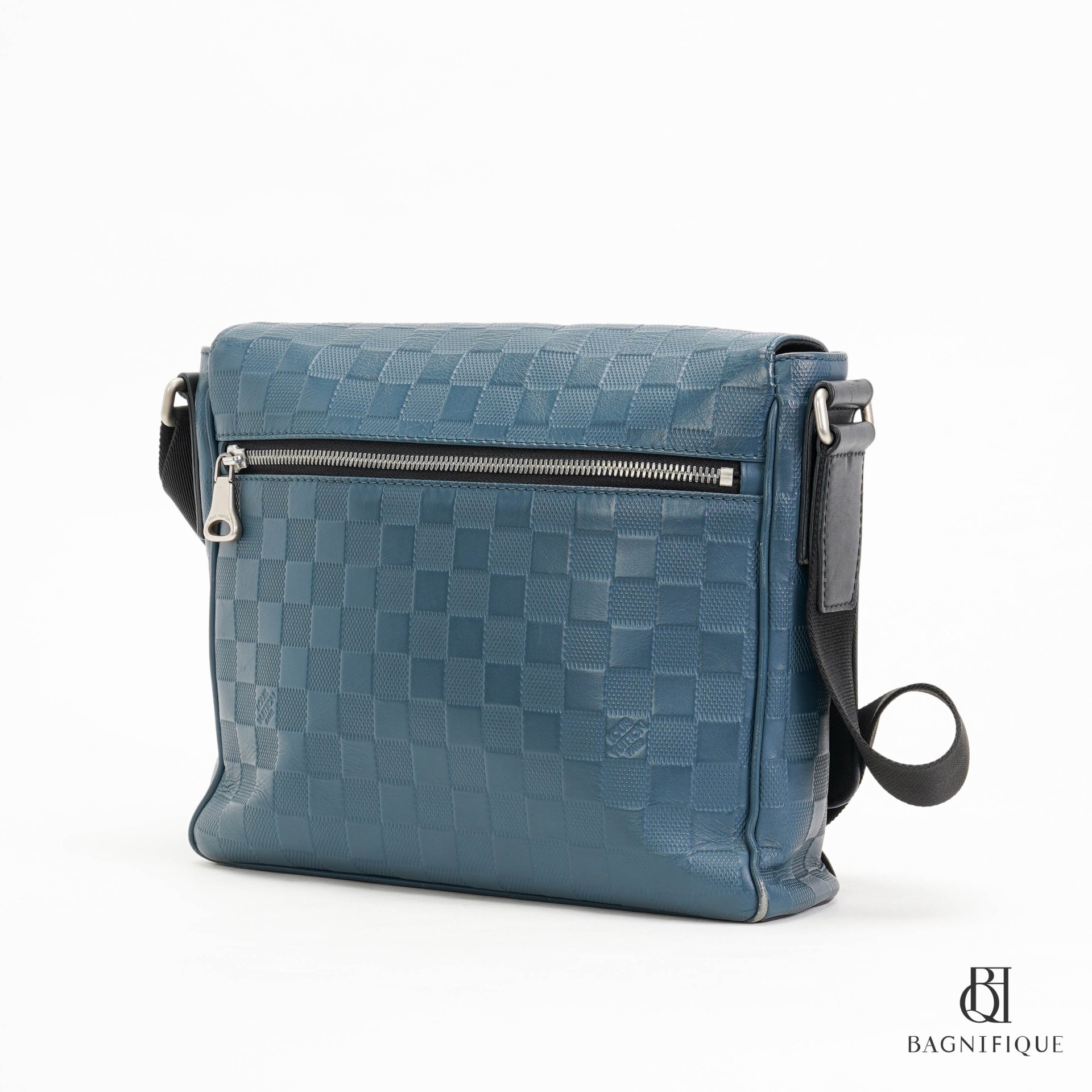 Louis vuitton district pm blue sales