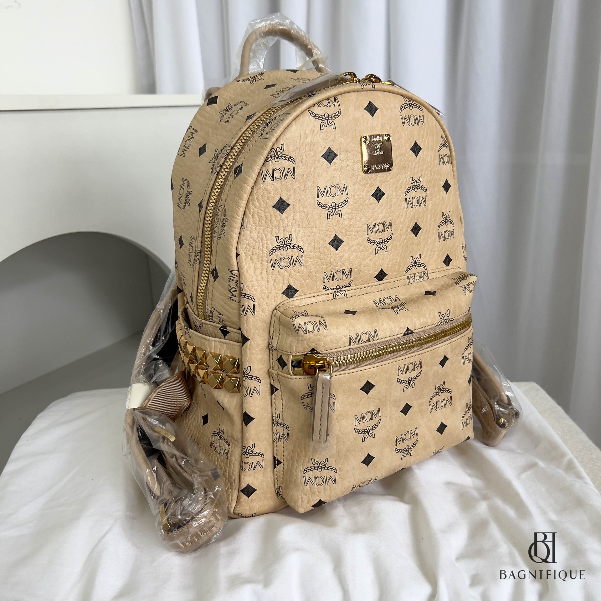 MCM BACKPACK MEDIUM BEIGE CALF GHW