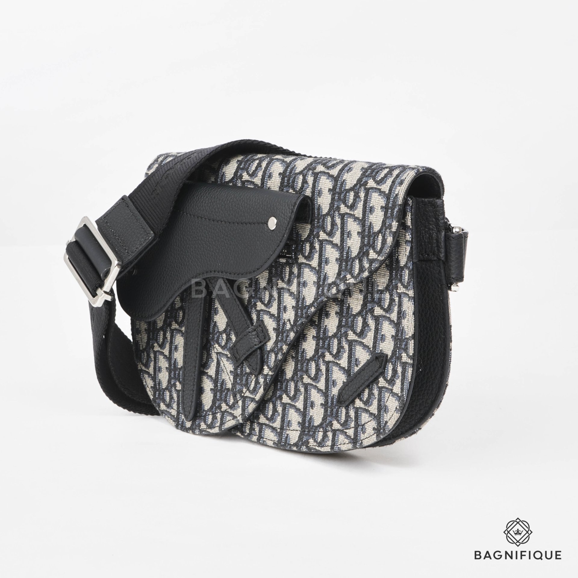 Saddle pouch beige and sales black dior oblique jacquard
