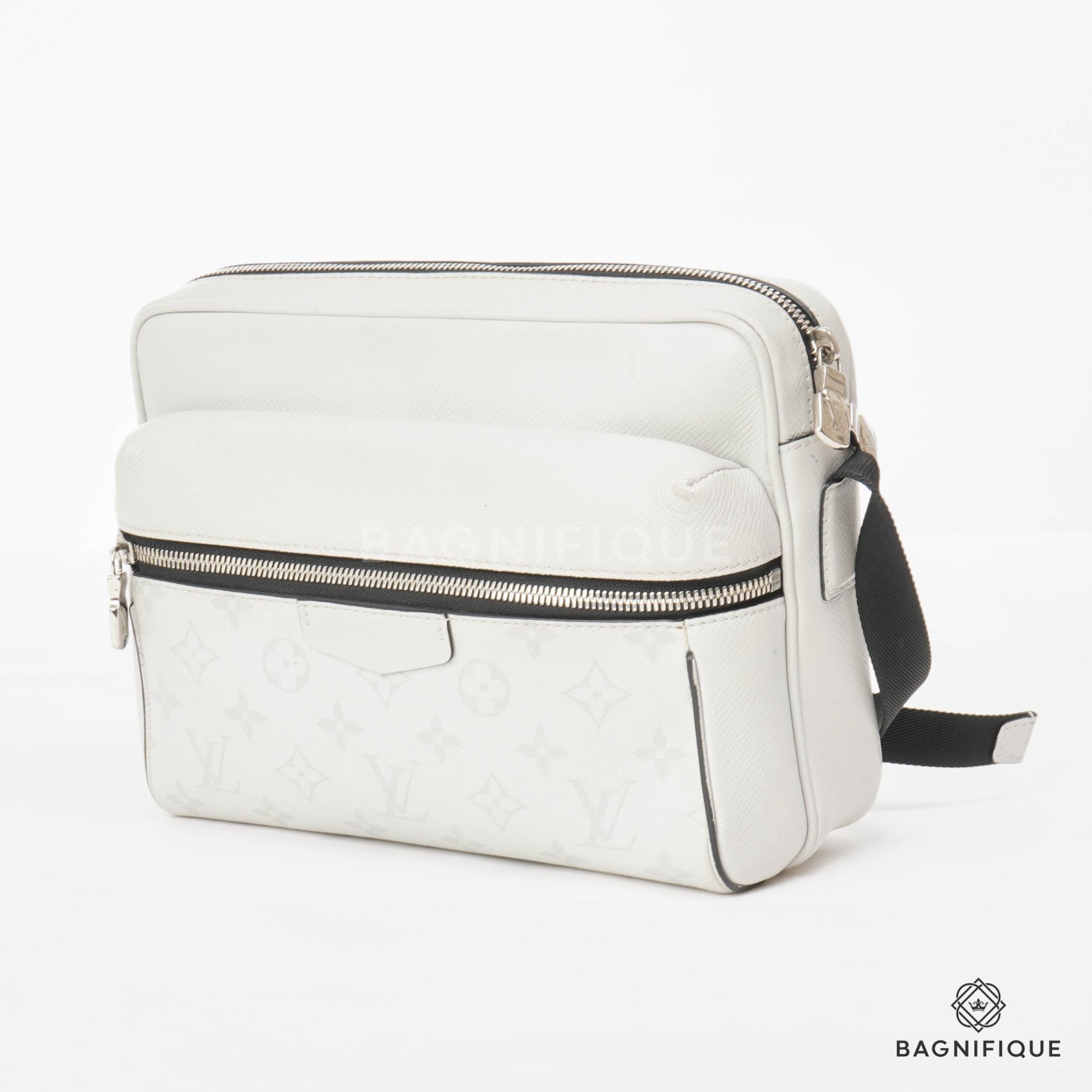 Louis vuitton monogram belt bag outlet