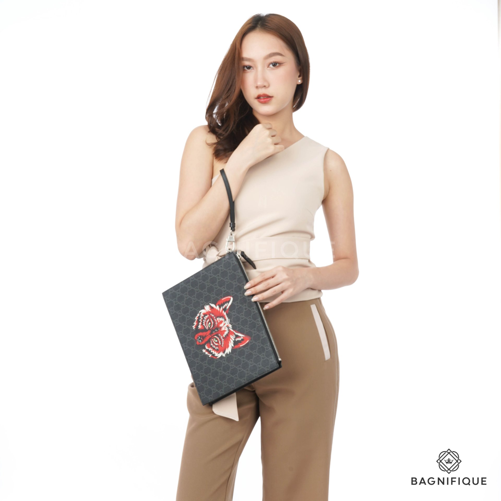 Gucci wolf clutch hot sale