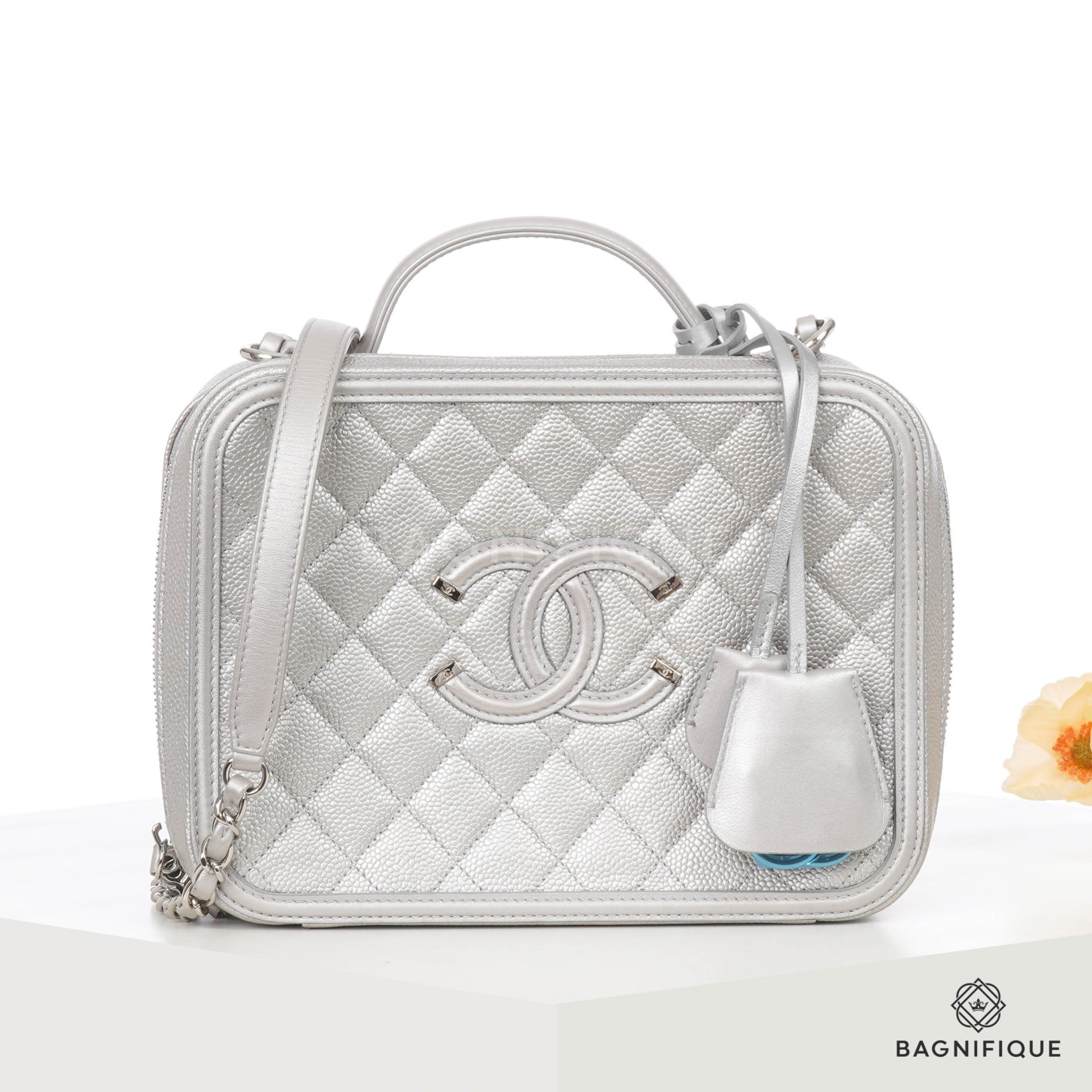 CHANEL VANITY SILVER METALLIC CAVIAR SHW bagnifiquethailand
