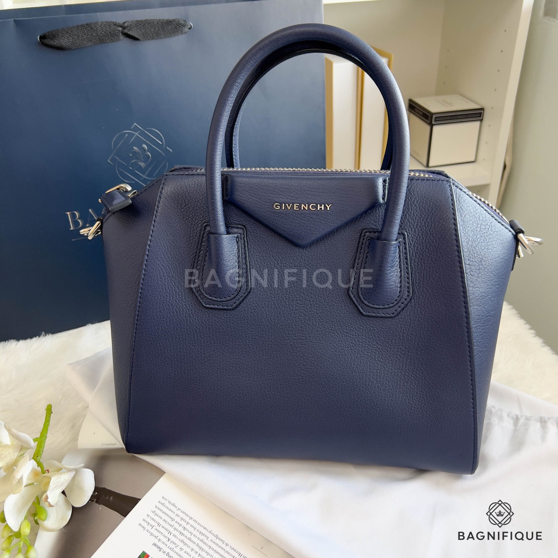 Givenchy antigona store mini blue