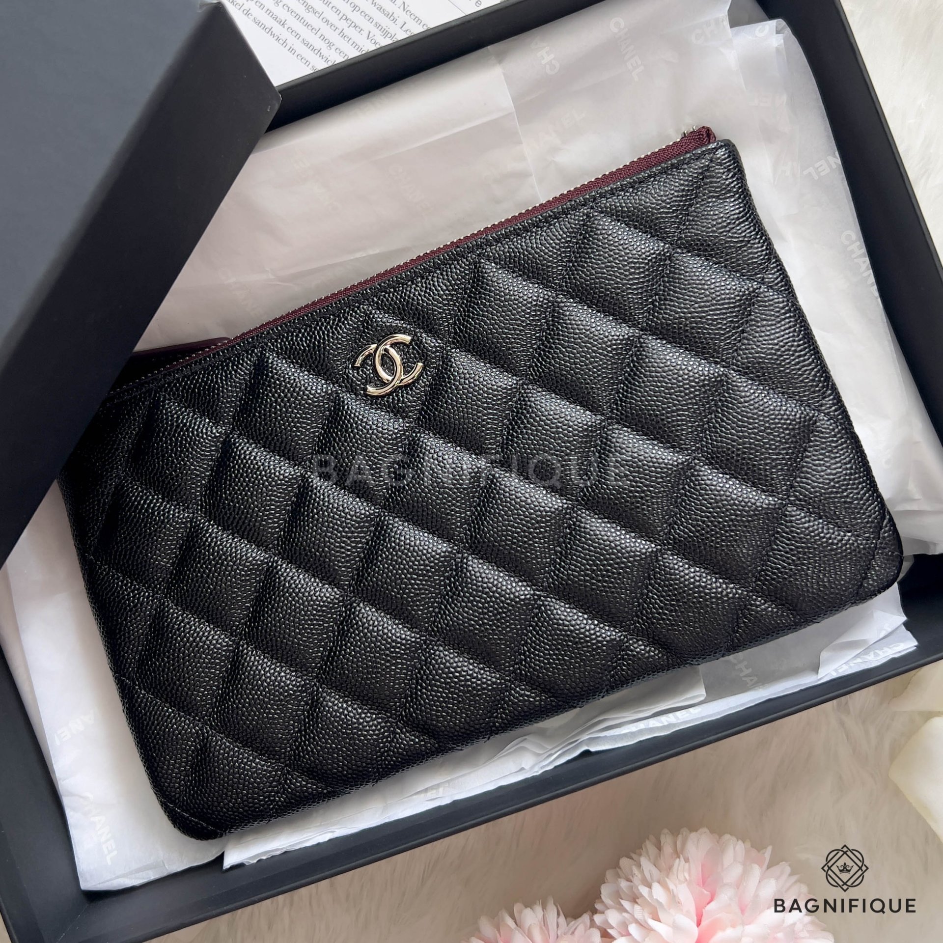Chanel o clearance case medium