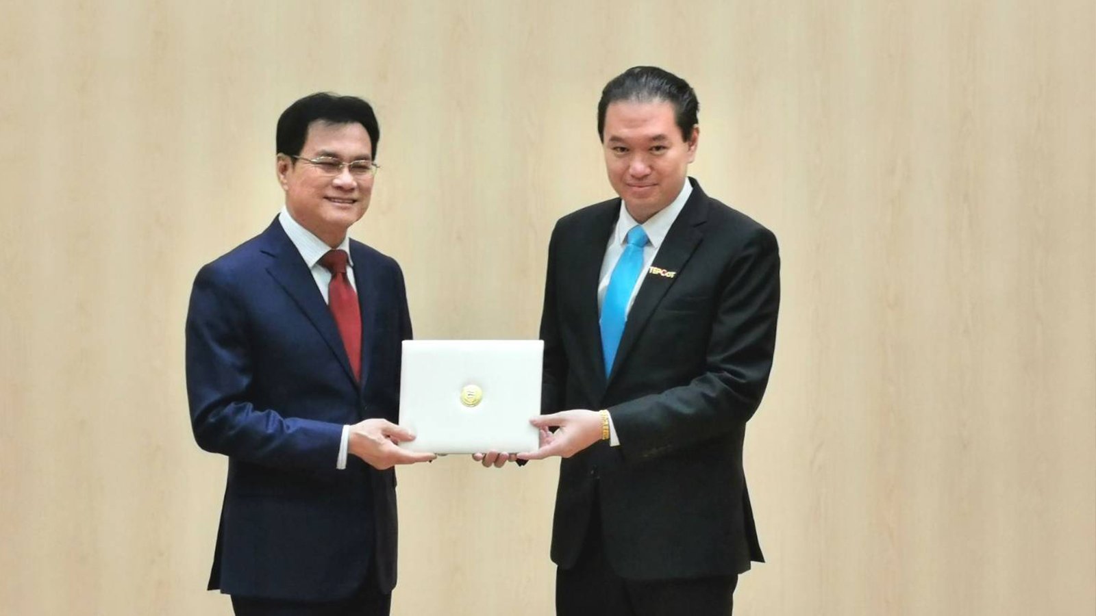 ดร. สิทธิวัตน์ กำกัดวงษ์ ประธานกรรมการบริหาร กลุ่มโรงพยาบาล IMH ดร. สิทธิวัตน์ กำกัดวงษ์ ประธานกรรมการบริหาร กลุ่มโรงพยาบาล IMH