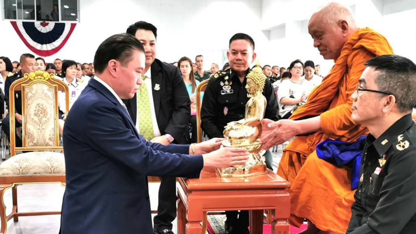 ดร. สิทธิวัตน์ กำกัดวงษ์ ประธานกรรมการบริหาร กลุ่มโรงพยาบาล IMH ดร. สิทธิวัตน์ กำกัดวงษ์ ประธานกรรมการบริหาร กลุ่มโรงพยาบาล IMH