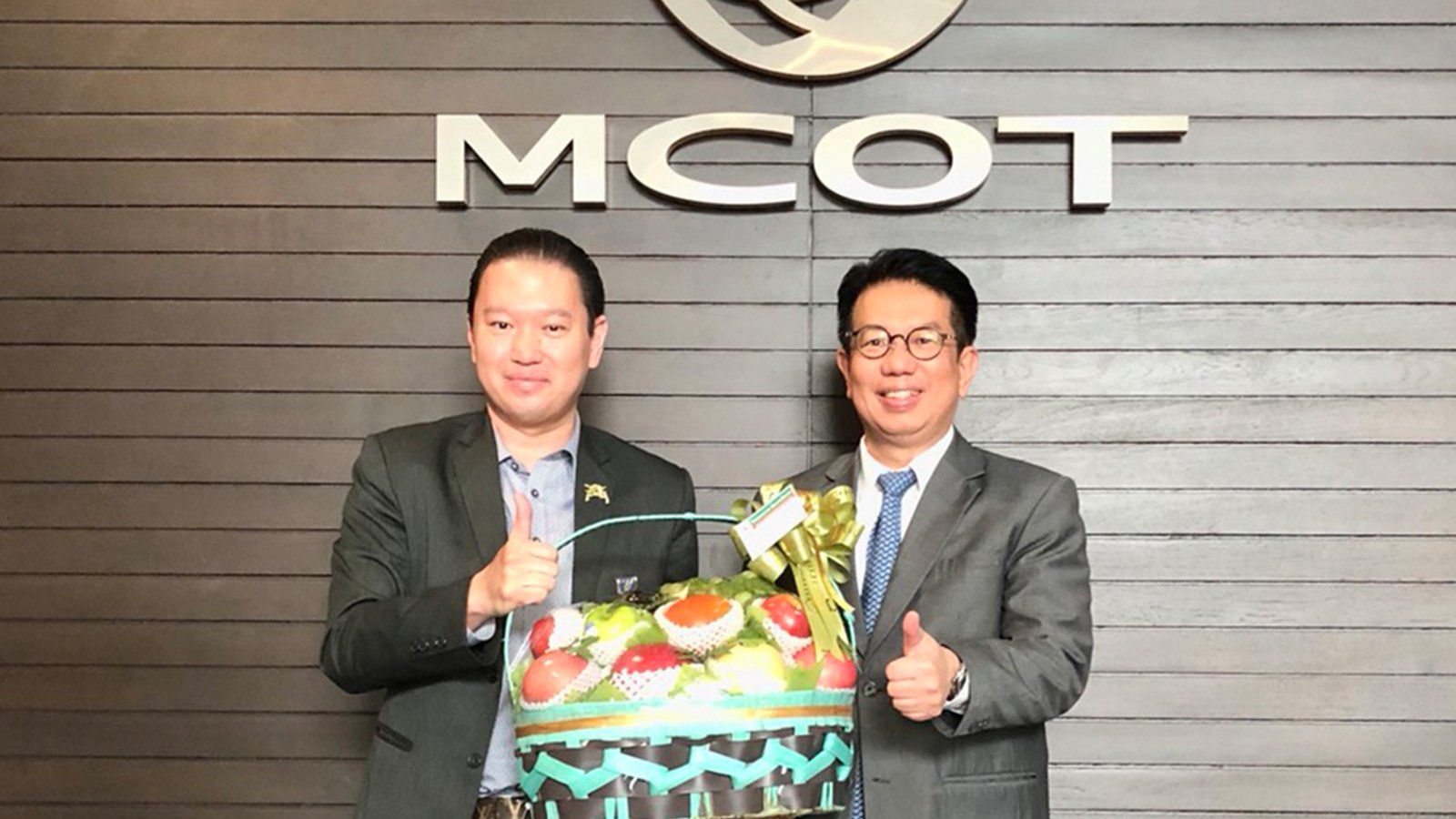 ดร. สิทธิวัตน์ กำกัดวงษ์ ประธานกรรมการบริหาร กลุ่มโรงพยาบาล IMH ดร. สิทธิวัตน์ กำกัดวงษ์ ประธานกรรมการบริหาร กลุ่มโรงพยาบาล IMH