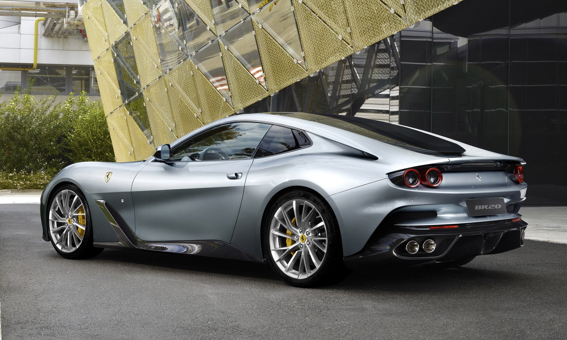 คันเดียวในโลก!! Ferrari BR20 ผลงานสั่งทำพิเศษบนพื้นฐาน GTC4LUSSO  คันเดียวในโลก!! Ferrari BR20 ผลงานสั่งทำพิเศษบนพื้นฐาน GTC4LUSSO