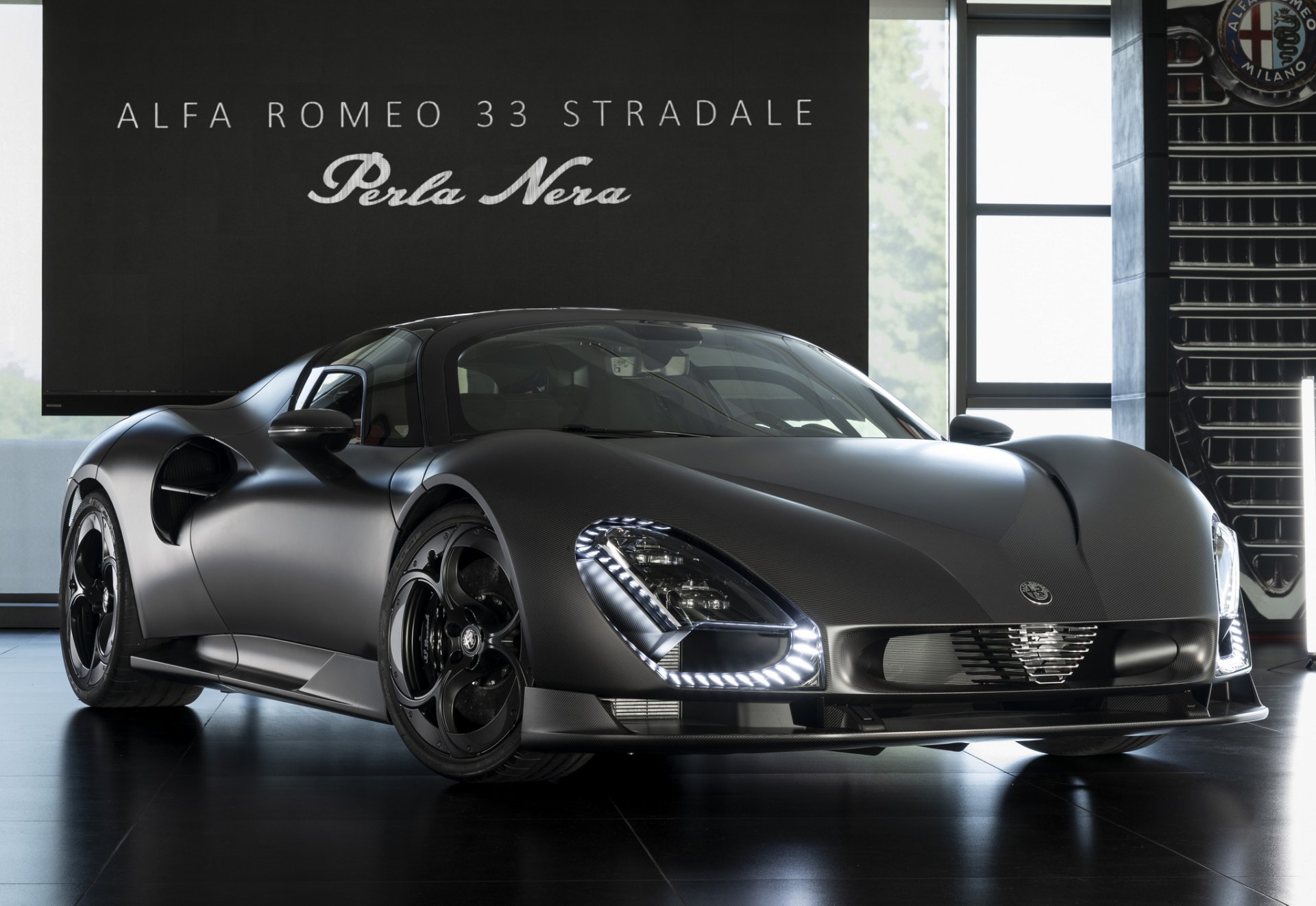 Alfa Romeo 33 Stradale Perla Nera® สั่งทำพิเศษแบบ One-off คันเดียวในโลก!! 