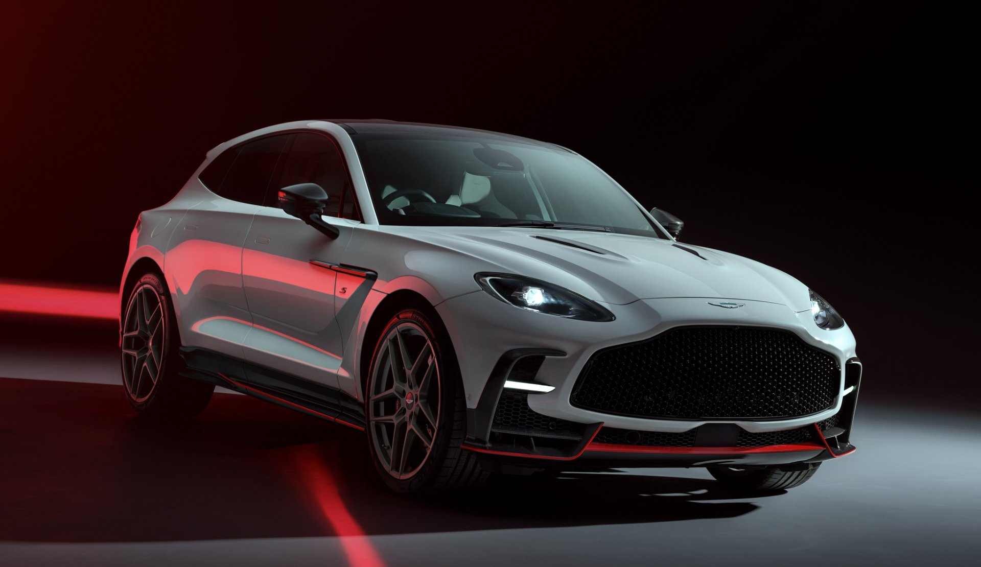เผยโฉม!! Aston Martin DBX S เรือธงตัวใหม่ หล่อไล่เบา ม้า 727 ตัว!!