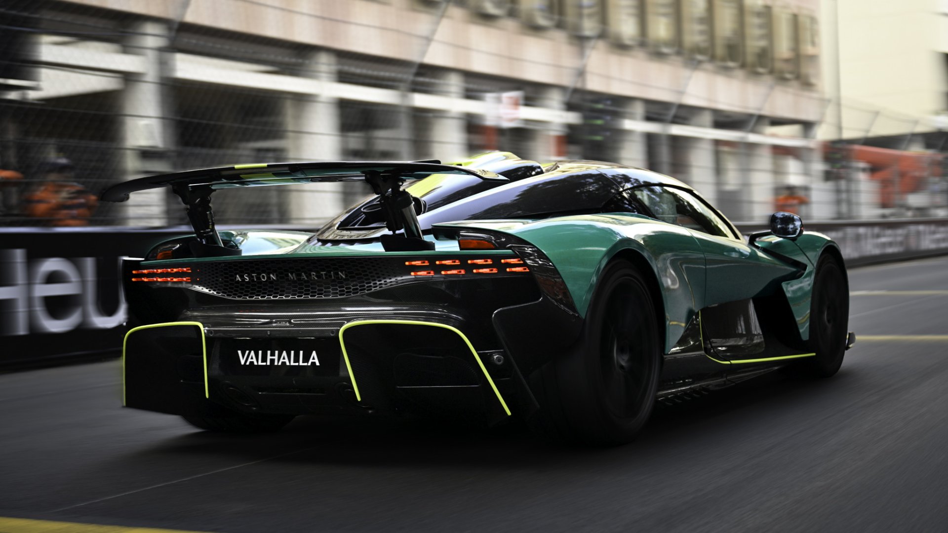 Aston Martin Valhalla เปิดตัวสร้างความฮือฮา บนสนามแข่งระดับตำนาน Monaco Grand Prix