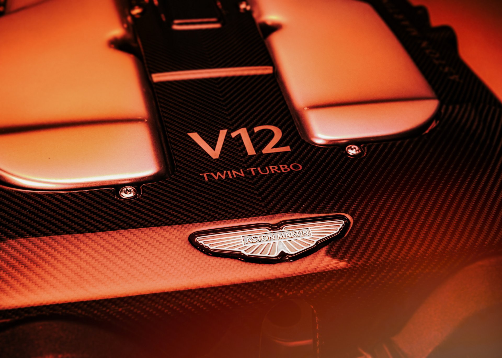 Aston Martin เผยโฉมเครื่อง V12 ใหม่ Vanquish กลับมาอีกครั้ง!!