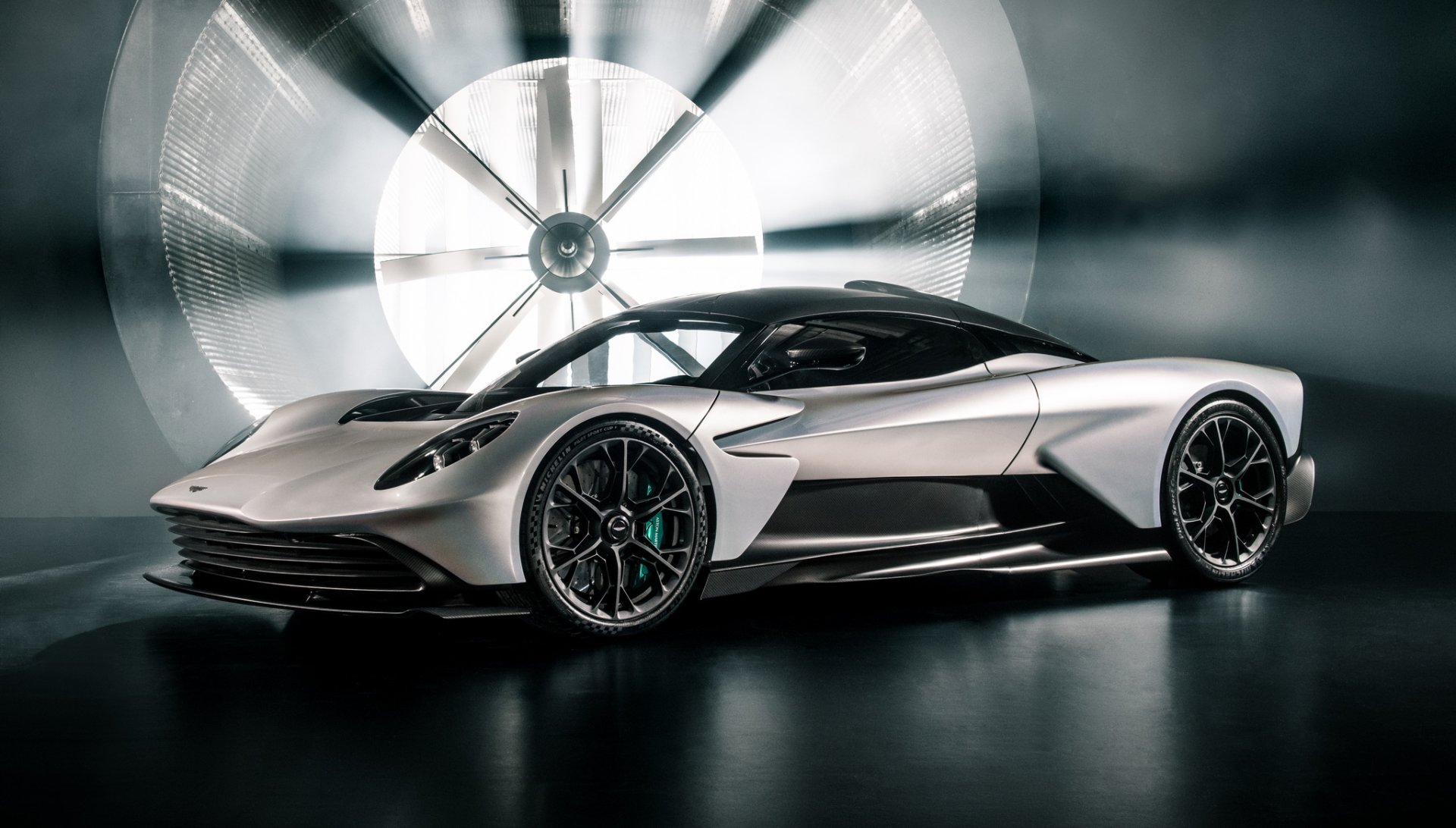 Aston Martin Valhalla ทดสอบใกล้สมบูรณ์แล้ว พร้อมผลิตจริงปี 2024