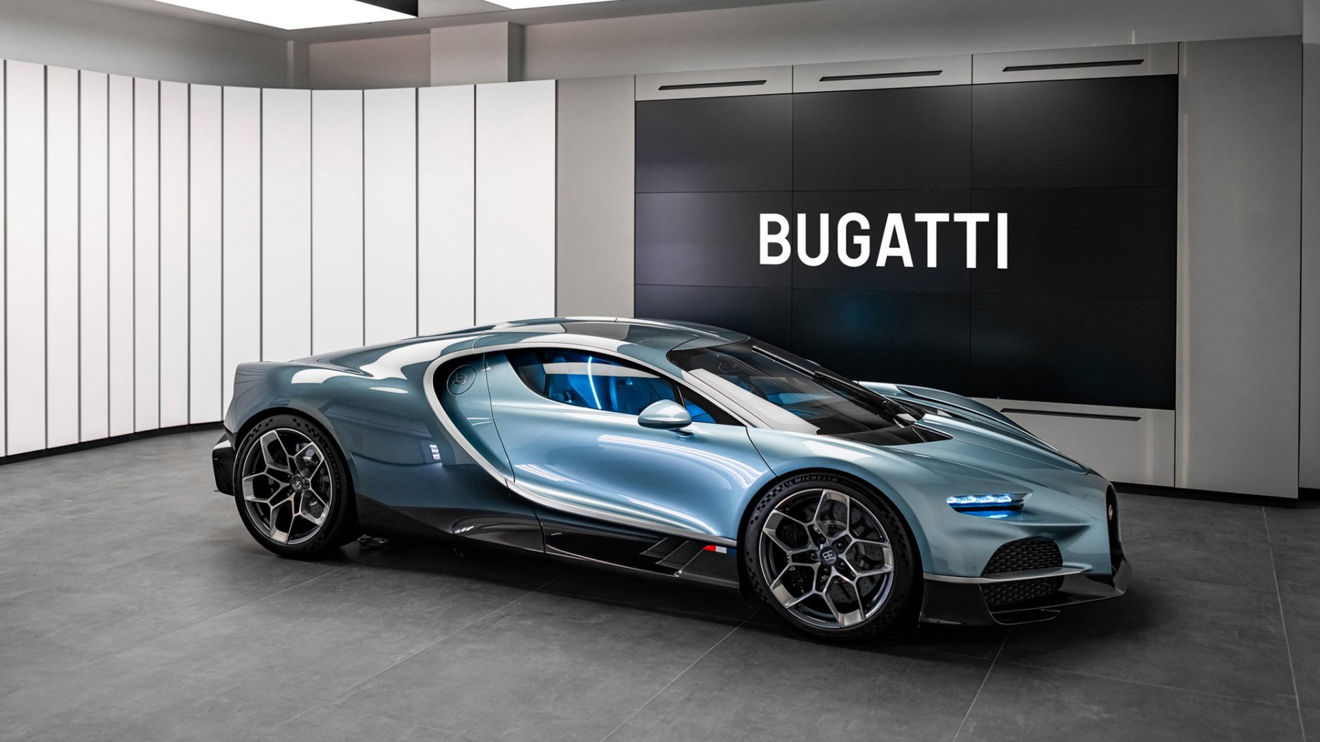 Bugatti เปิดโชว์รูมที่ใหญ่ที่สุดในโลก!! ที่บากู ประเทศอาเซอร์ไบจาน