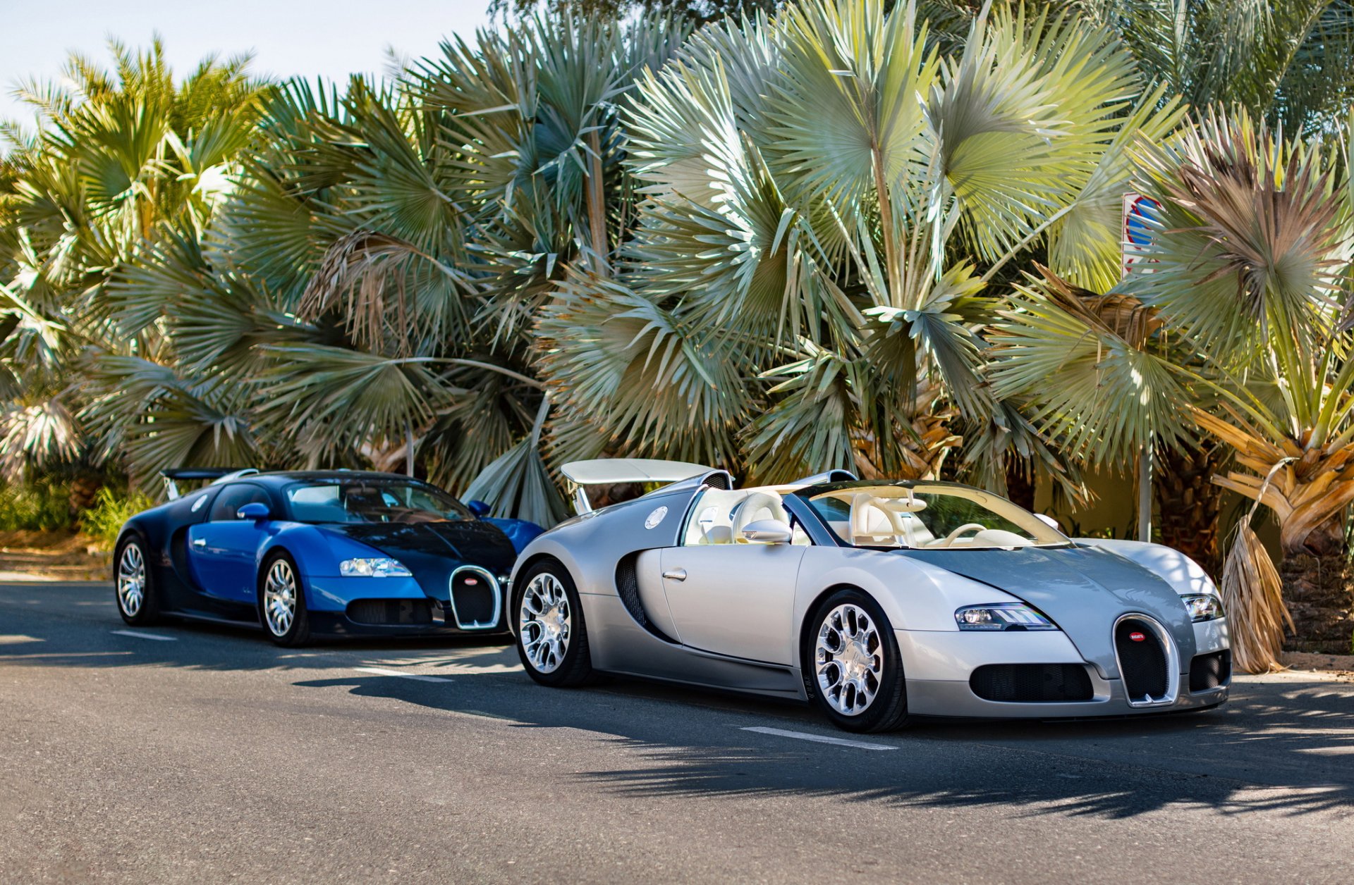 Bugatti ทำการฟื้นฟูสอง Veyron ให้เหมือนเพิ่งออกโชว์รูมใหม่อีกครั้ง...