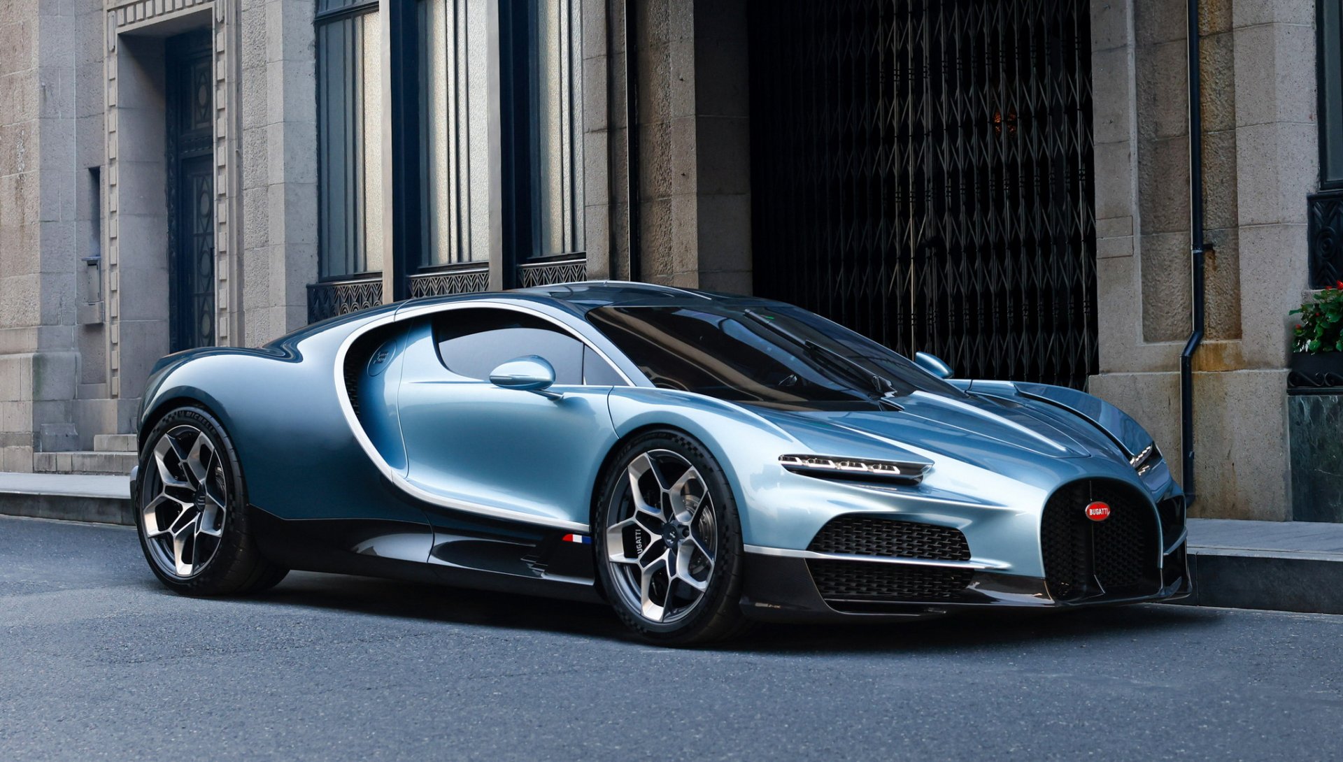 ชมช็อตสวยๆ Bugatti Tourbillon เดินทางสู่เซี่ยงไฮ้และฮ่องกง