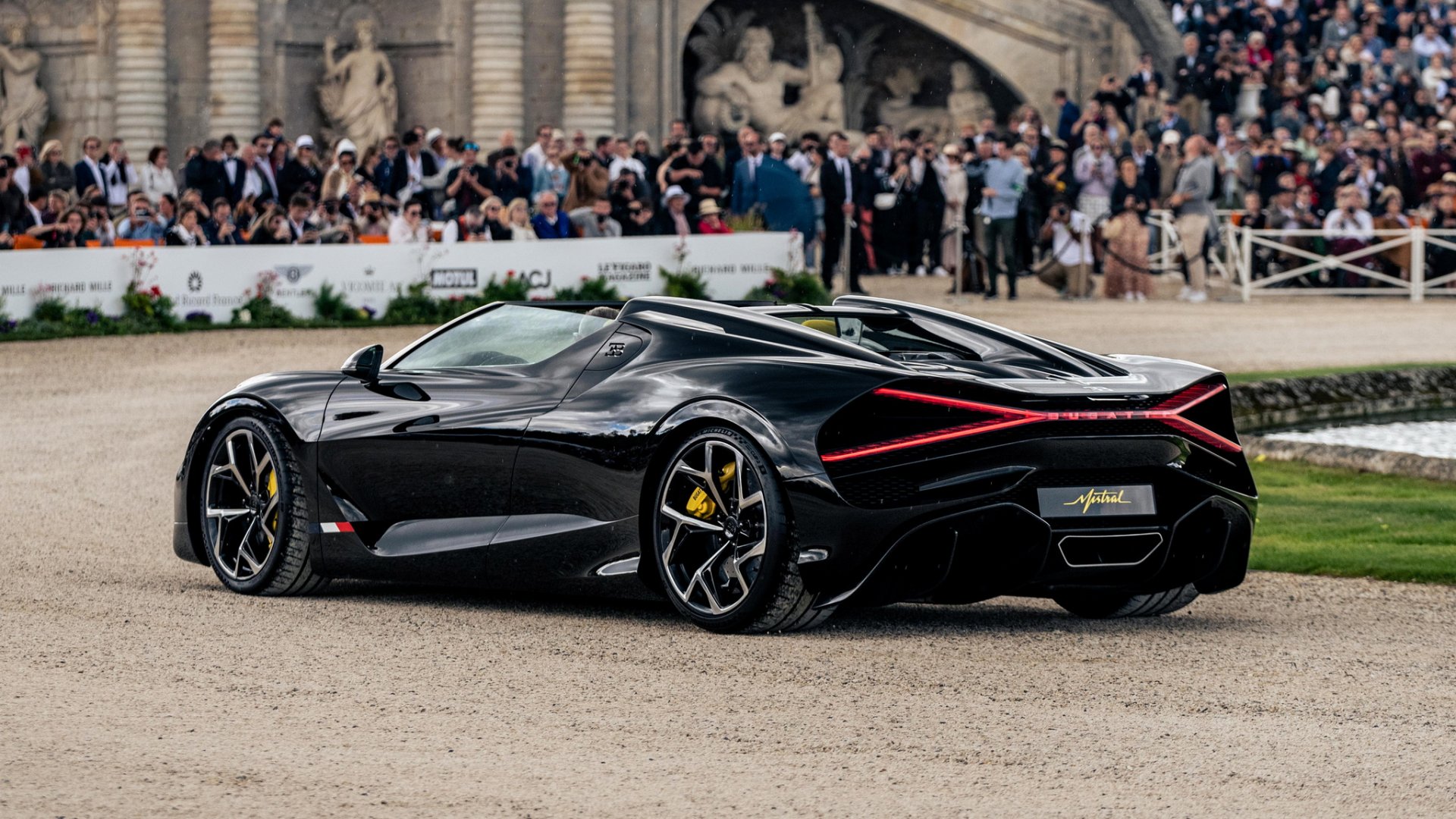 ชม Bugatti Mistral ออกโชว์ตัวที่งาน Chantilly Arts & Elegance Richard Mille 2022