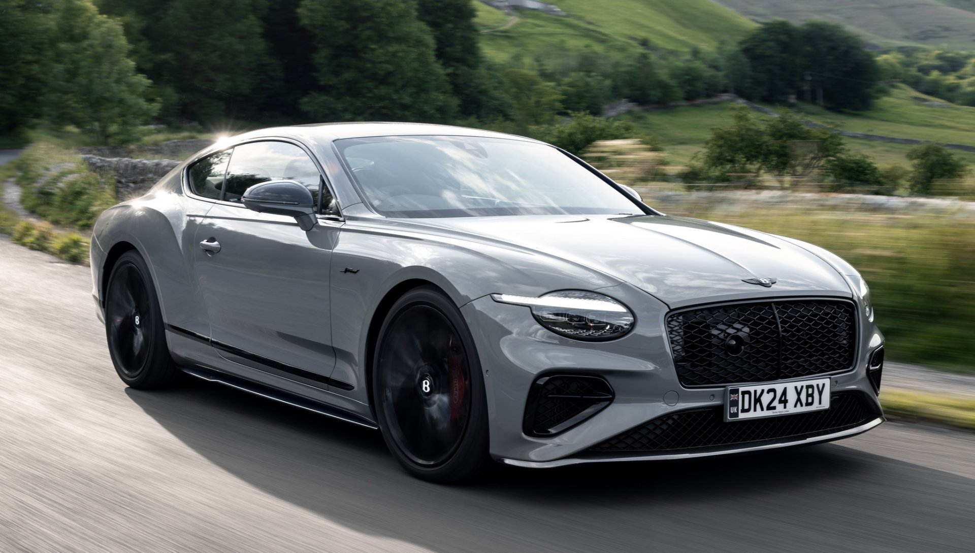 Bentley เผยชุดแต่งคาร์บอนไฟเบอร์ล่าสุด สำหรับ Continental GT, GTC และ Flying Spur ใหม่ล่าสุด