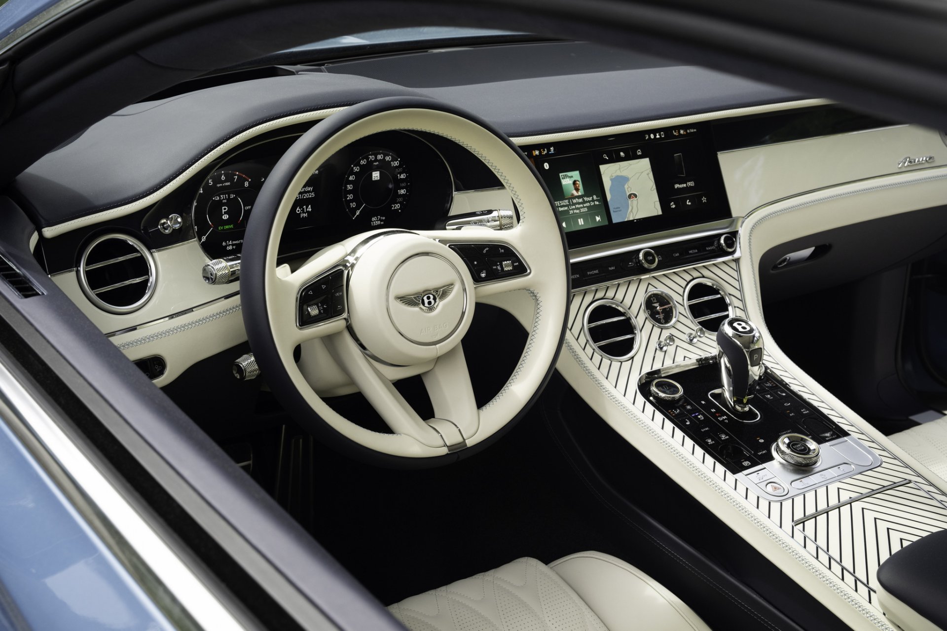 Bentley ขยายตัวเลือกใหม่ วัสดุ สีสัน การตกแต่งสำหรับห้องโดยสาร ผ่านแผนก Mulliner
