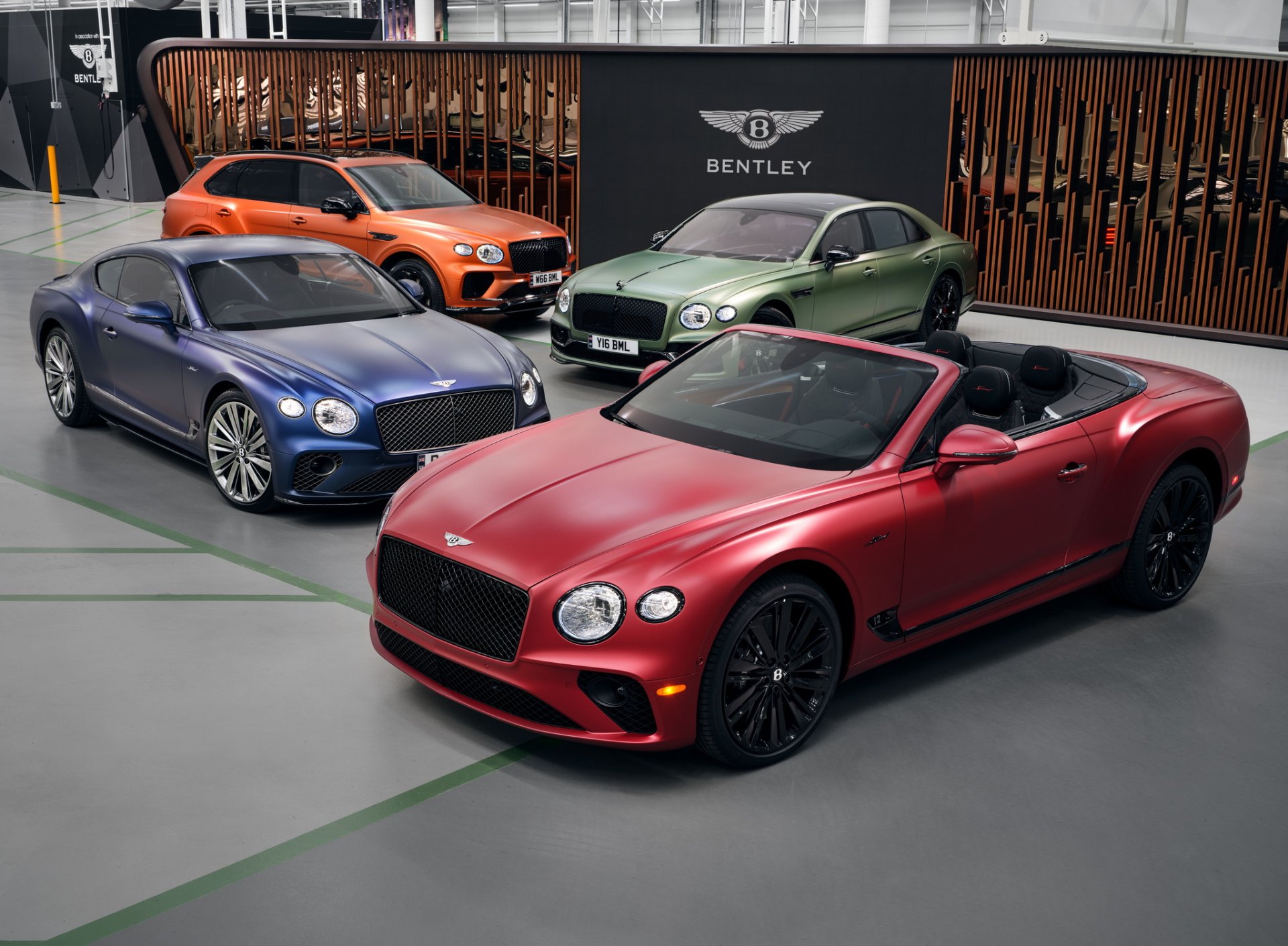 Bentley เพิ่มสีตัวรถแบบผิวซาตินอีก 15 สี เพื่อทางเลือกหลากหลายให้ลูกค้า Bentley เพิ่มสีตัวรถแบบผิวซาตินอีก 15 สี เพื่อทางเลือกหลากหลายให้ลูกค้า