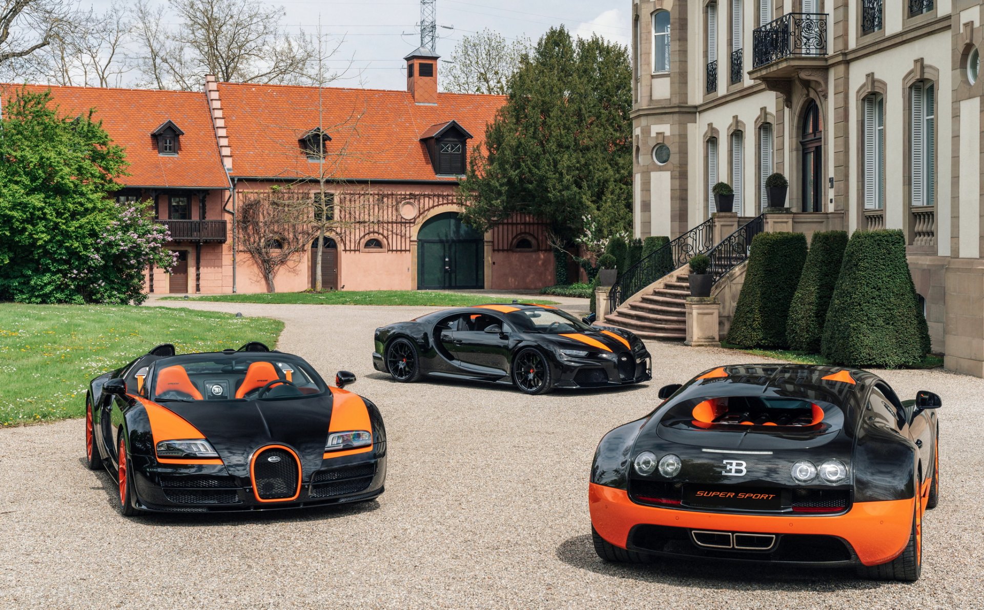 Bugatti 3 รุ่นทำลายสถิติโลก! ได้แวะมาถิ่นกำเนิดอีกครั้ง เพื่อรับประสบการณ์พิเศษ