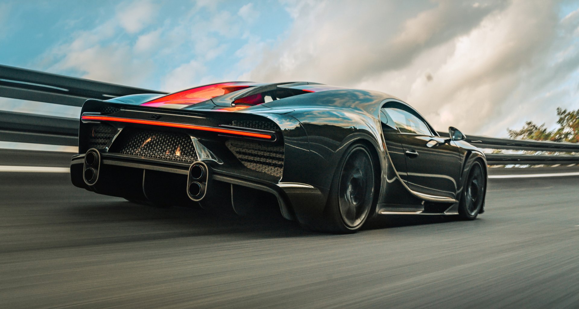 Bugatti ส่งมอบ Chiron Super Sport 300+ คันสุดท้ายให้เจ้าของเรียบร้อย!! Bugatti ส่งมอบ Chiron Super Sport 300+ คันสุดท้ายให้เจ้าของเรียบร้อย!!