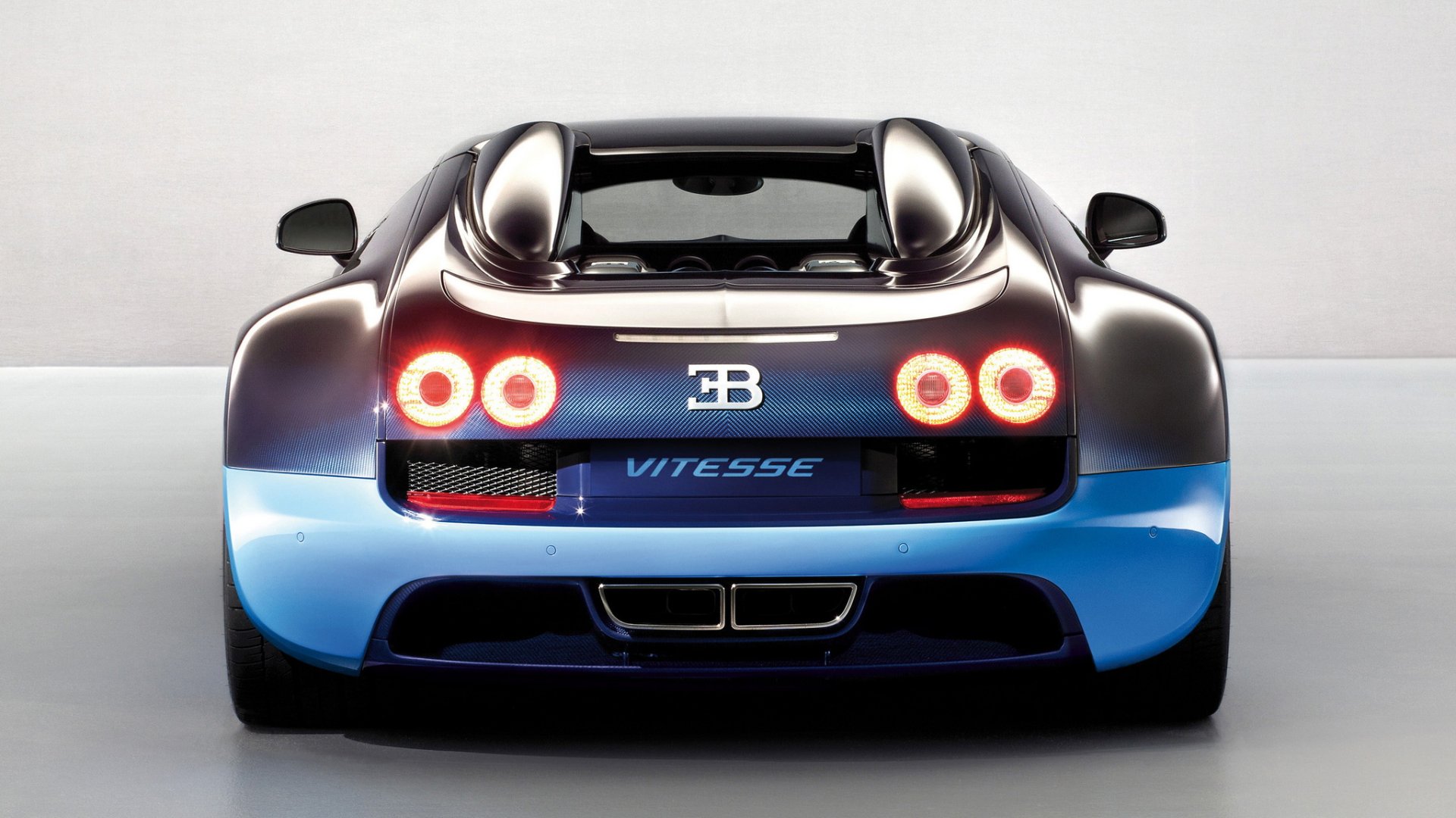 10 ปีผ่านไป... Bugatti Veyron 16.4 Grand Sport Vitesse ยังคงเป็นรถเปิดประทุนที่เร็วที่สุดในโลก!! 10 ปีผ่านไป... Bugatti Veyron 16.4 Grand Sport Vitesse ยังคงเป็นรถเปิดประทุนที่เร็วที่สุดในโลก!!
