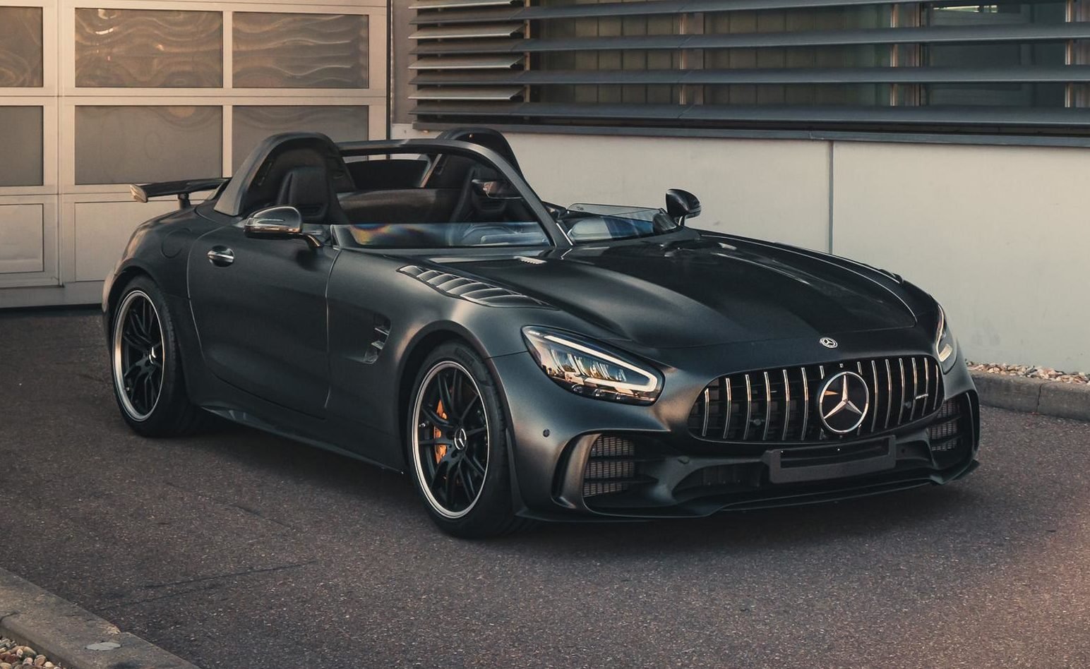 โหดดิบ!! Bussink GT R Speedlegend มันคือ AMG GT R Roadster เปลือยหลังคาพร้อมกำลังระดับ 850 แรงม้า โหดดิบ!! Bussink GT R Speedlegend มันคือ AMG GT R Roadster เปลือยหลังคาพร้อมกำลังระดับ 850 แรงม้า