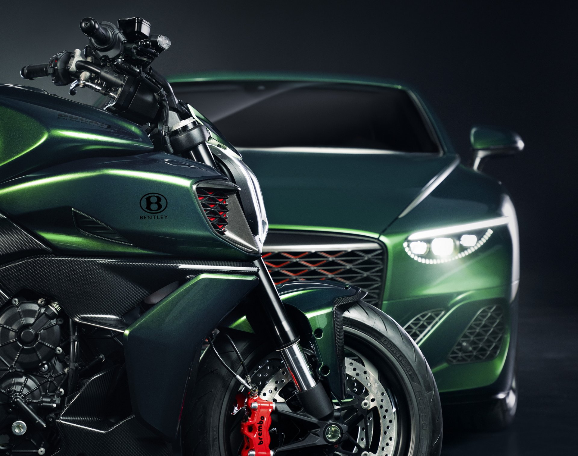 Ducati คอลแลปส์ Bentley สร้าง Diavel V4 ตัวพิเศษแรงบันดาลใจจาก Batur