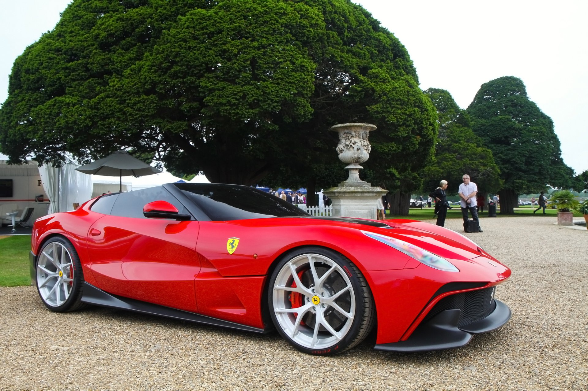 Ferrari F12 TRS อีกหนึ่งม้าลำพองตัวพิเศษ ที่พบเจอได้ยาก Ferrari F12 TRS อีกหนึ่งม้าลำพองตัวพิเศษ ที่พบเจอได้ยาก