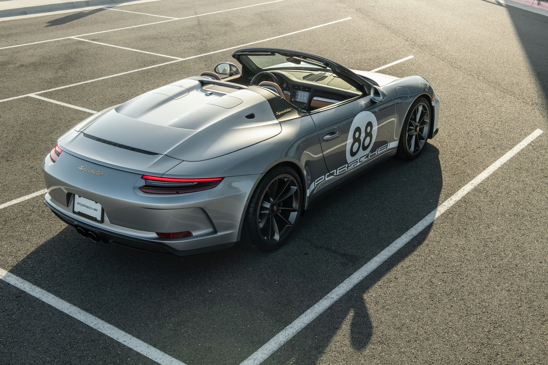 Porsche 911 Speedster ถูกประมูลเข้าองค์กรการกุศล ช่วยในวิกฤต Covid-19 Porsche 911 Speedster ถูกประมูลเข้าองค์กรการกุศล ช่วยในวิกฤต Covid-19