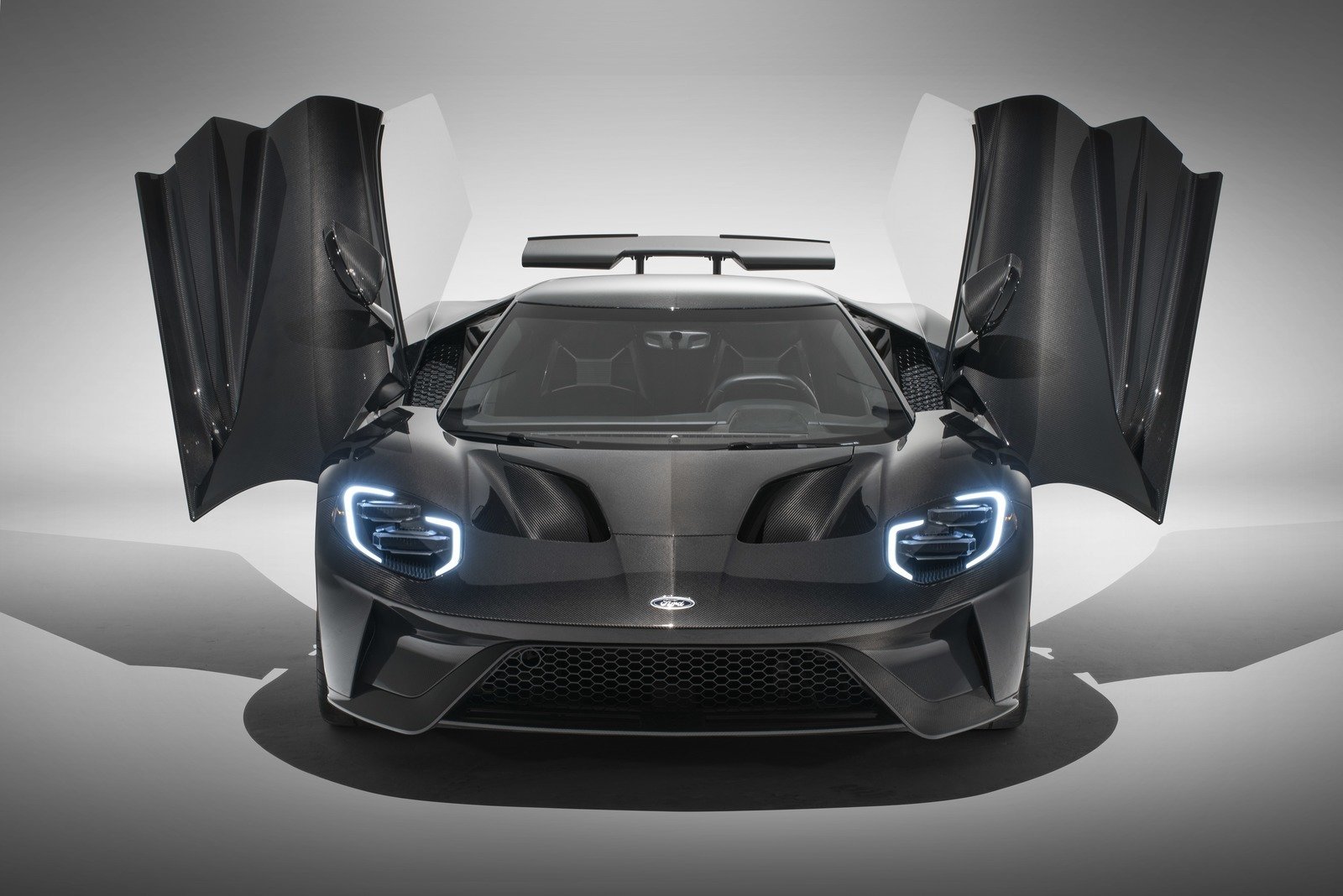 Ford GT เวอร์ชั่น 2020 อัพเกรดความหล่อโชว์เนื้องานคาร์บอนแบบเต็มๆ  Ford GT เวอร์ชั่น 2020 อัพเกรดความหล่อโชว์เนื้องานคาร์บอนแบบเต็มๆ