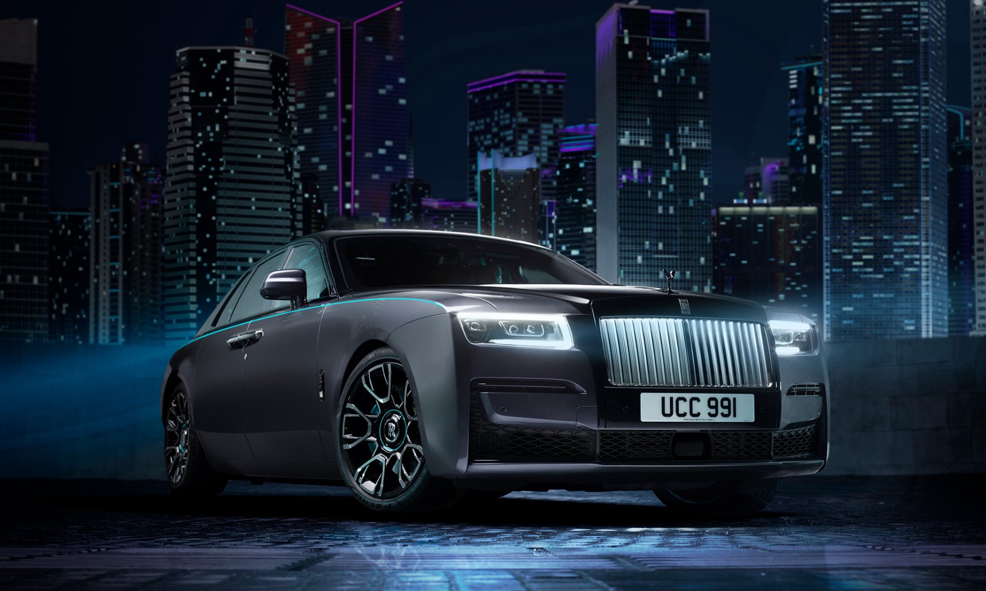 ใหม่!! Rolls-Royce Ghost Black Badge ความมืดมิด ที่ถลำลึกกว่าที่เคย...