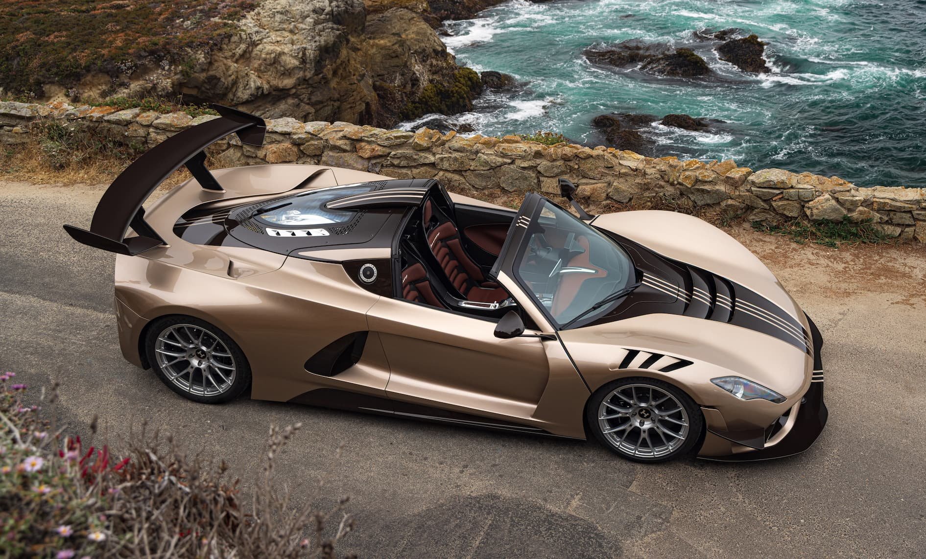 คันเดียวในโลก!! Hennessey Venom F5 Revolution LF ไฮเปอร์คาร์สั่งพิเศษ เกียร์ธรรมดา 2,031 แรงม้า
