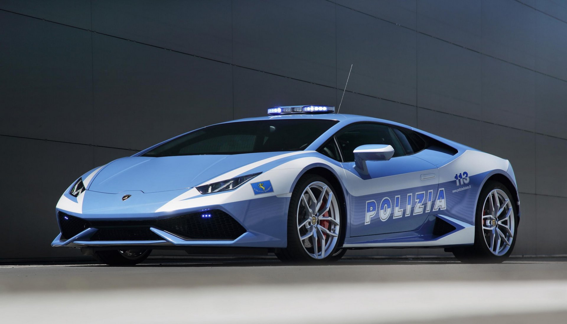 Lamborghini และตำรวจอิตาลี เฉลิมฉลองความร่วมมือครบรอบ 20 ปี Lamborghini และตำรวจอิตาลี เฉลิมฉลองความร่วมมือครบรอบ 20 ปี