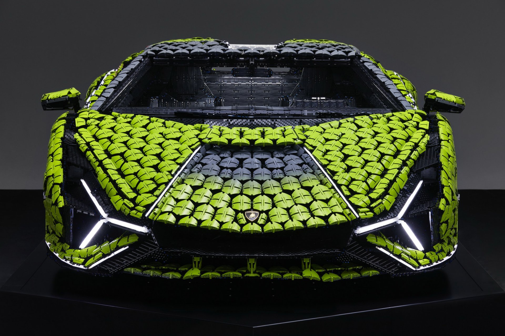 น่าเอาไปจอดที่บ้าน! LEGO Lamborghini Sián FKP 37 ขนาดเท่ารถคันจริงด้วยชิ้นงานกว่า 400,000 ชิ้น