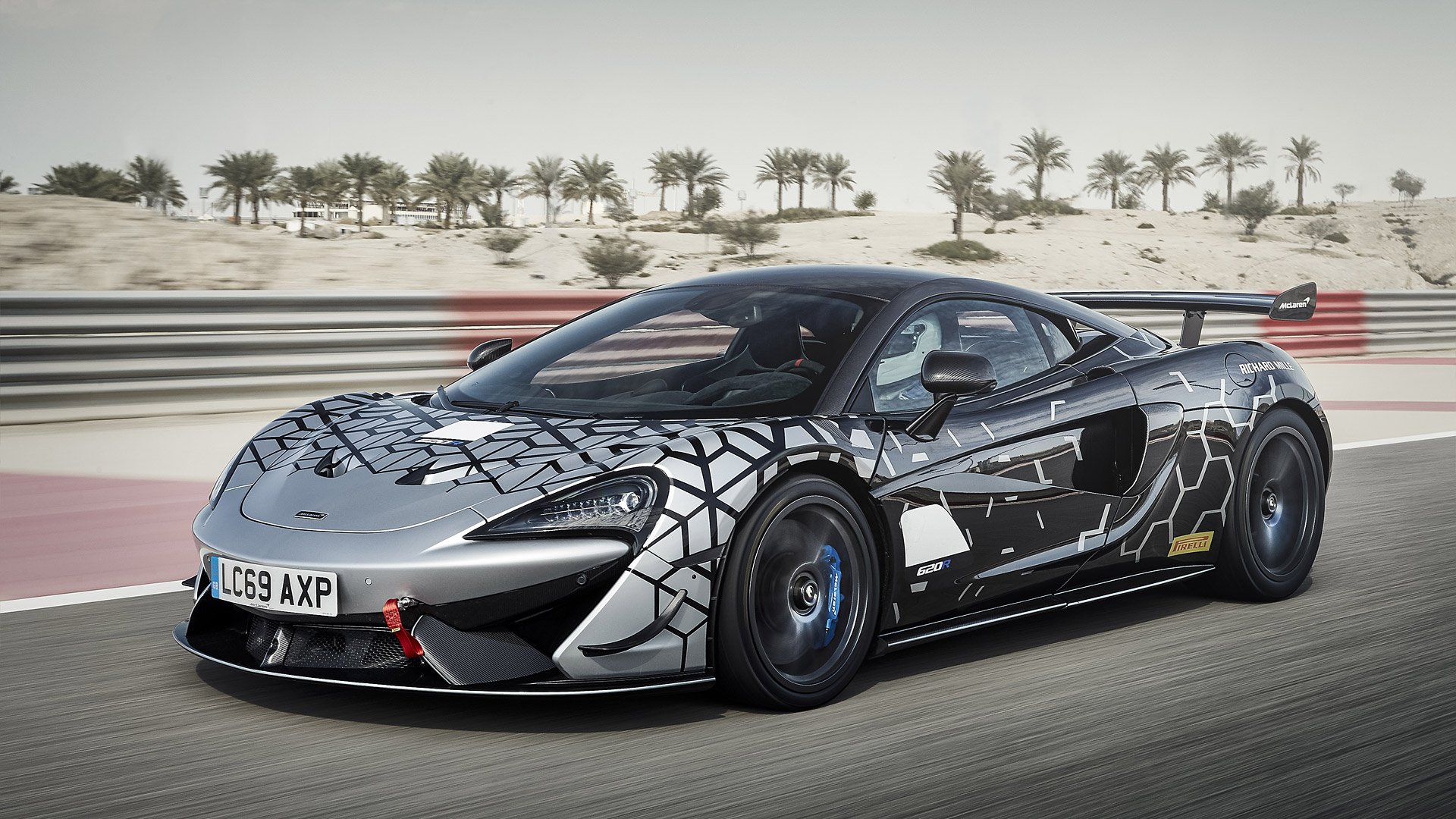 McLaren 620R ตัวแข่งสนาม ที่นำมาวิ่งถนนจริงได้ McLaren 620R ตัวแข่งสนาม ที่นำมาวิ่งถนนจริงได้