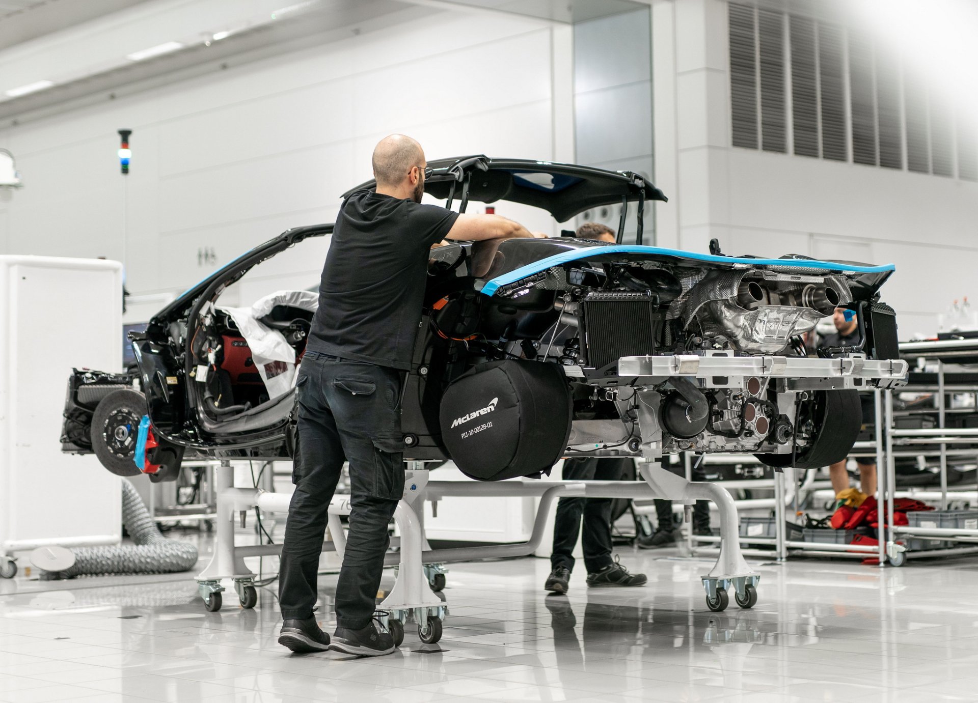 McLaren ลุย!! เตรียมสร้าง Luxury Performance SUV รุ่นแรกในประวัติศาสตร์แบรนด์