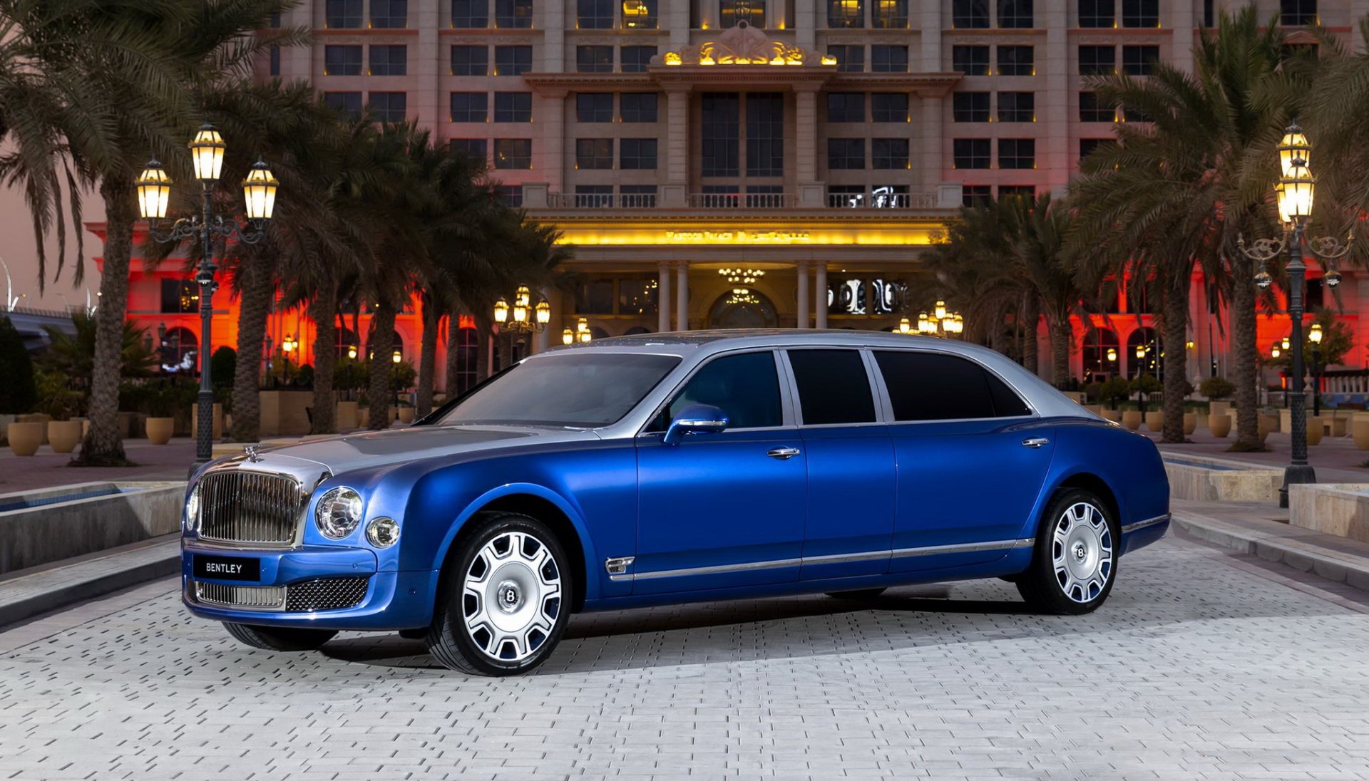 หมดแล้วหมดเลย!! Bentley Mulsanne Grand Limousine ลีมูซีนสุดพิเศษเพียง 5 คัน ในโลก หมดแล้วหมดเลย!! Bentley Mulsanne Grand Limousine ลีมูซีนสุดพิเศษเพียง 5 คัน ในโลก