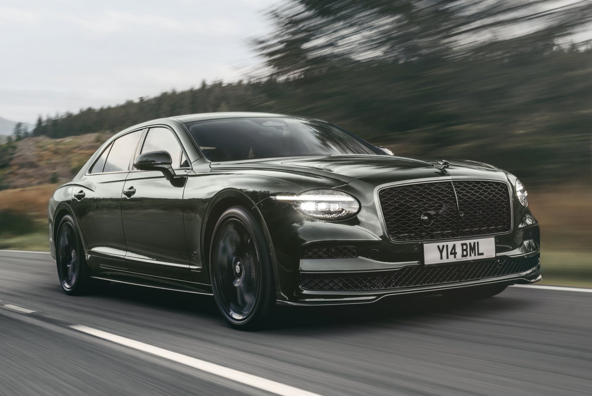 Bentley Flying Spur ปรับโฉมครั้งใหญ่ คืนชีพไฟหน้าเดี่ยวในรอบกว่า 60 ปี 