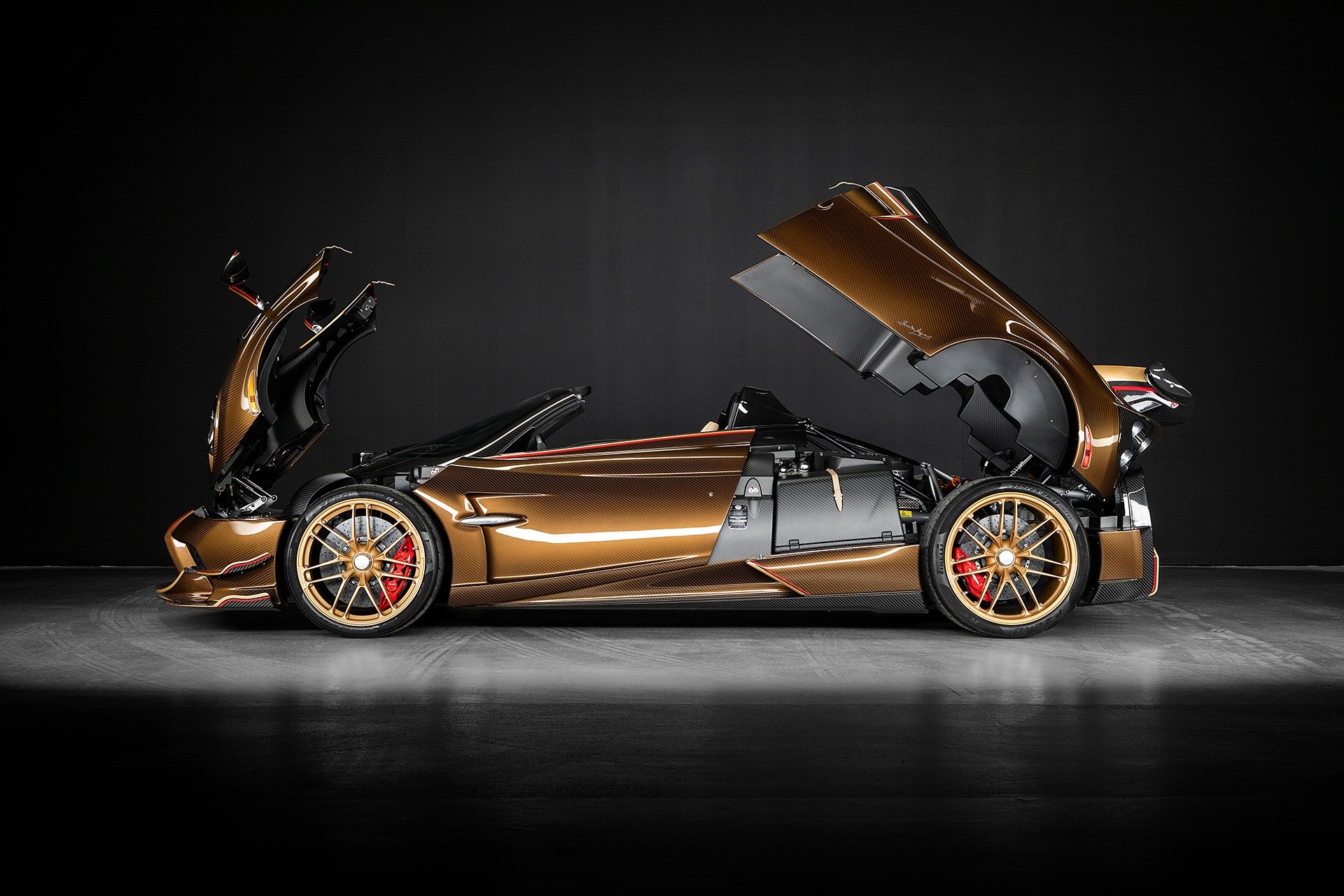 Pagani Huayra BC Roadster สั่งทำพิเศษ นามว่า Supernova Pagani Huayra BC Roadster สั่งทำพิเศษ นามว่า Supernova