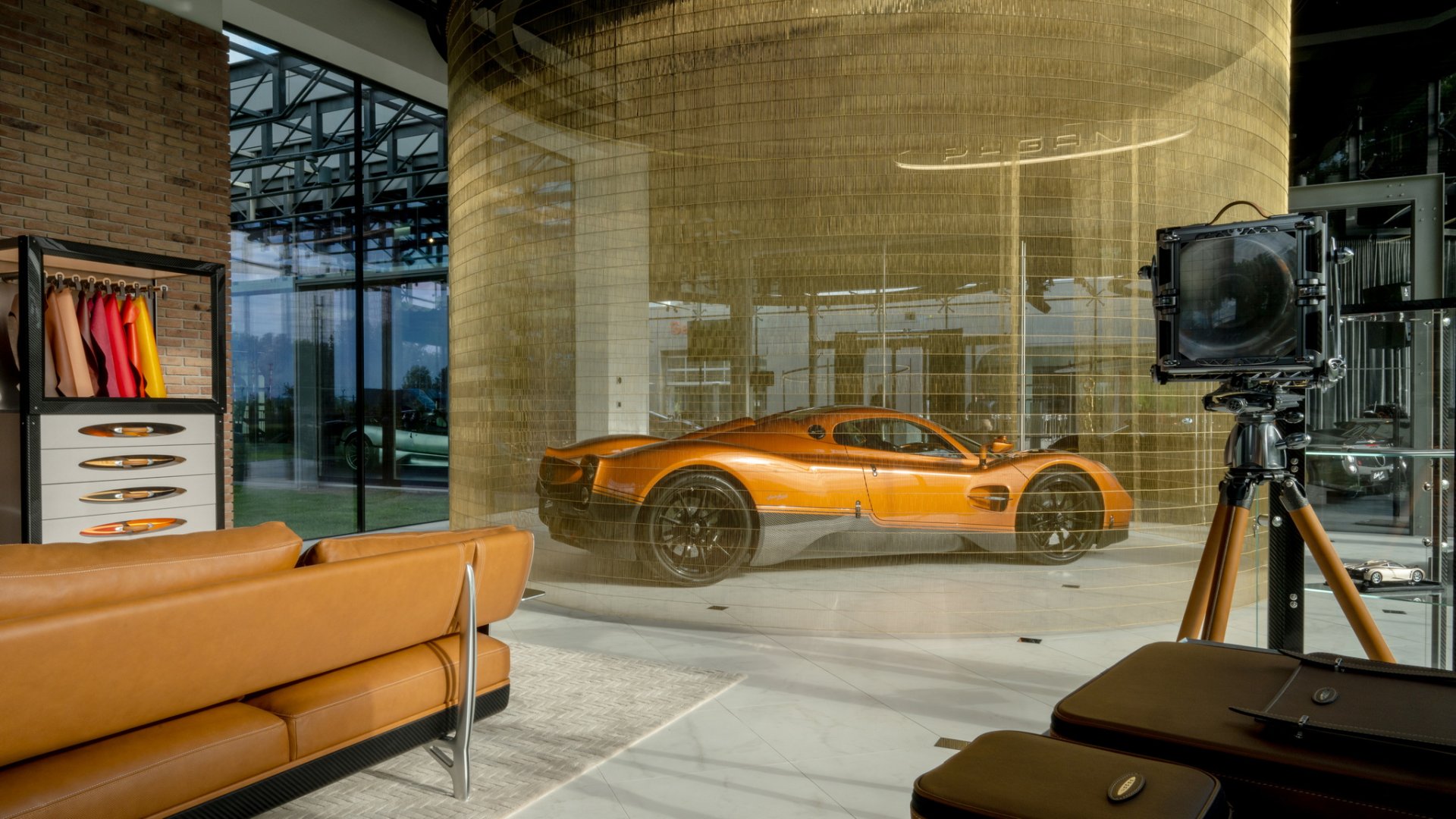 Pagani เปิดตัวโชว์รูมแห่งแรกในโปแลนด์ ณ กรุงวอร์ซอว์ 