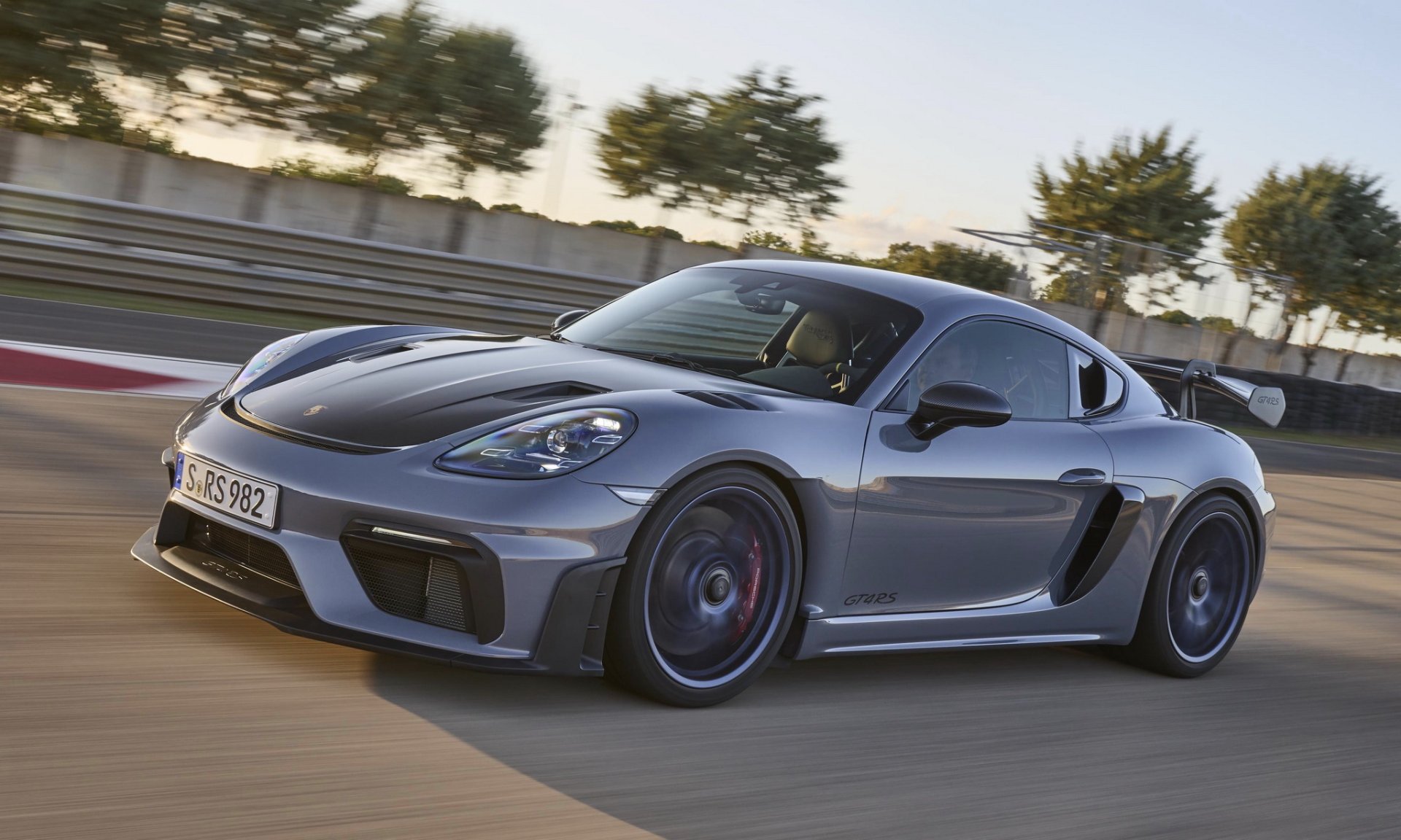 Porsche 718 Cayman GT4 RS ตัวโหดสุดในตระกูล 718 ราคาเกือบเท่า GT3!! Porsche 718 Cayman GT4 RS ตัวโหดสุดในตระกูล 718 ราคาเกือบเท่า GT3!!