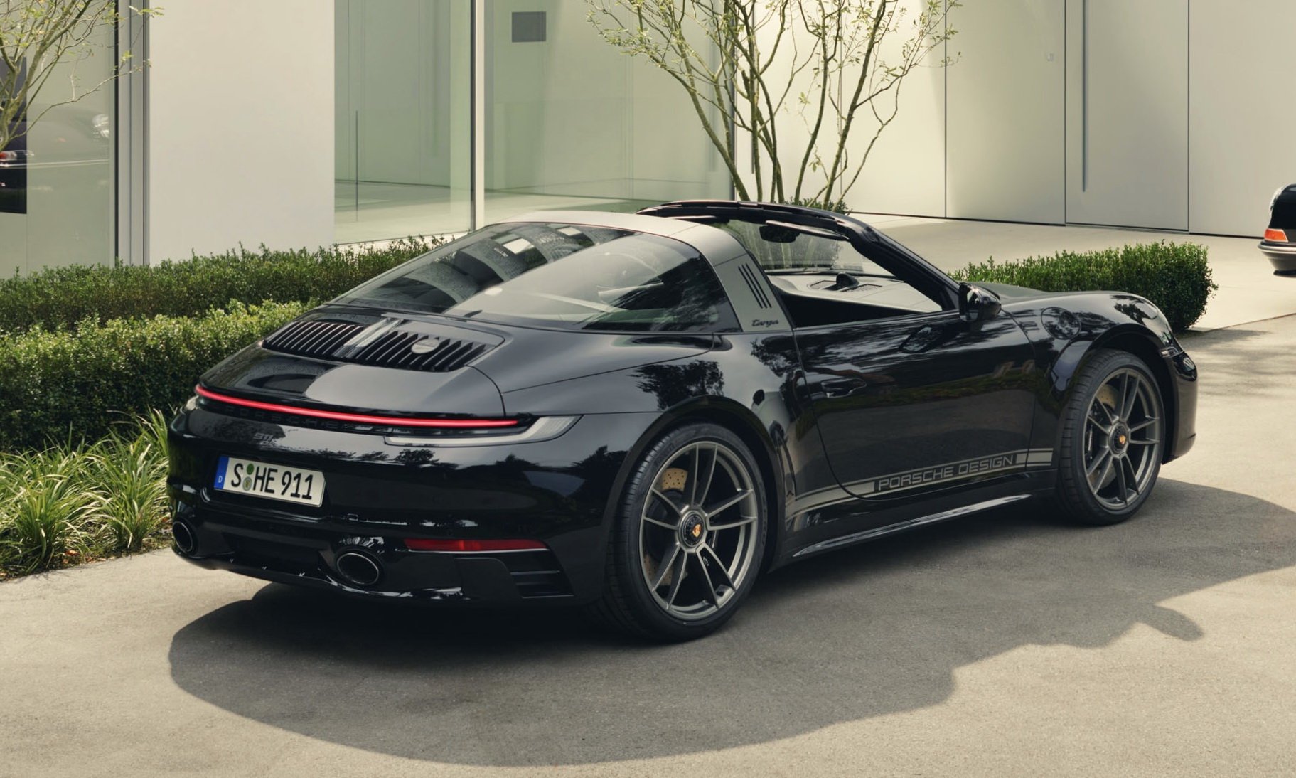Porsche ฉลองครบรอบ 50 ปี  Porsche Design ด้วยรุ่นพิเศษ 911 Edition 50 Years Porsche Design Porsche ฉลองครบรอบ 50 ปี  Porsche Design ด้วยรุ่นพิเศษ 911 Edition 50 Years Porsche Design