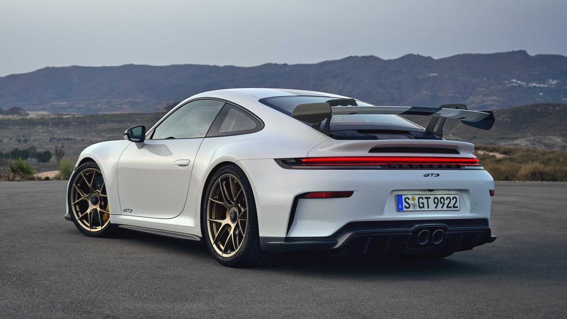 Porsche เปิดตัวทีเดียวสองรุ่นรวด!! 911 GT3 และ 911 GT3 Touring Package ปี 2025