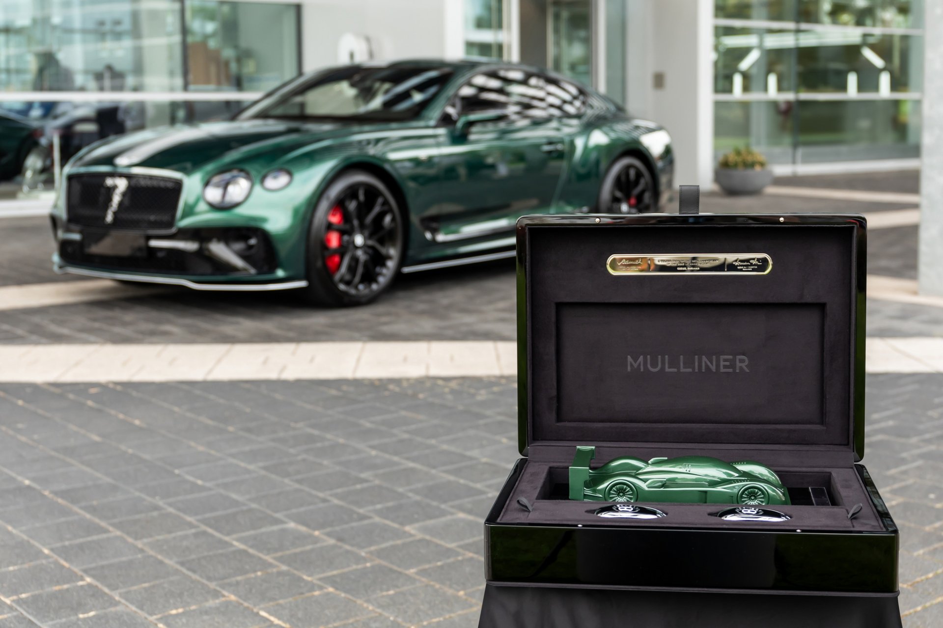 Bentley เผยของขวัญพิเศษที่ให้มากับรถ Continental GT Le Mans เท่านั้น!