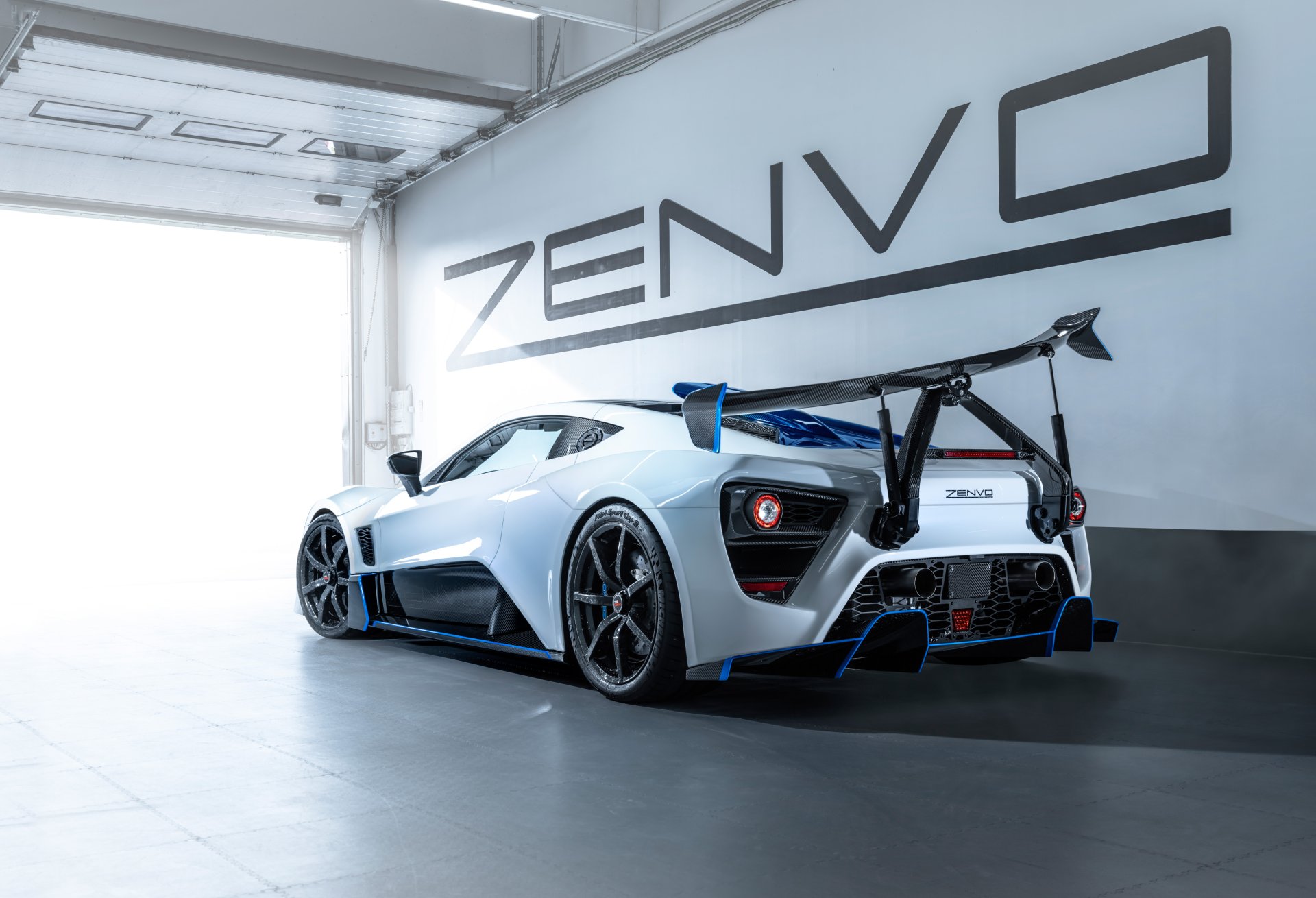 Zenvo STR-S ไฮเปอร์คาร์ 1,177 แรงม้า มาพร้อมปีกท้ายสุดเท่ Zenvo STR-S ไฮเปอร์คาร์ 1,177 แรงม้า มาพร้อมปีกท้ายสุดเท่
