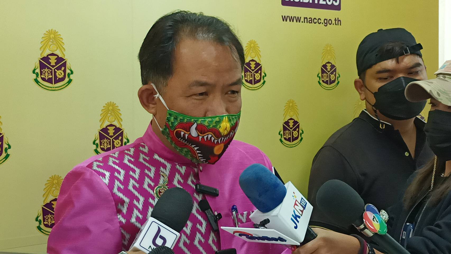 "ศรีสุวรรณ" บุก ป.ป.ช. ยื่นสอบ นอภ.ป่าติ้ว-ผอ.พุทธฯ จ.ยโสธร ปล่อย "หลวงปู่แสง" ถูกจาบจ้วง