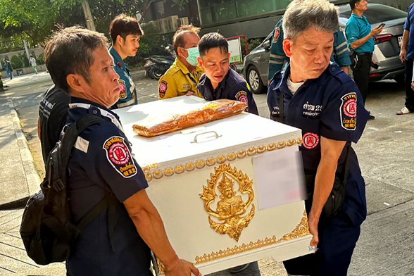 ป่อเต็กตึ๊ง สนับสนุนอุปกรณ์ในพิธีเคลื่อนย้ายร่าง "อาจารย์ใหญ่"